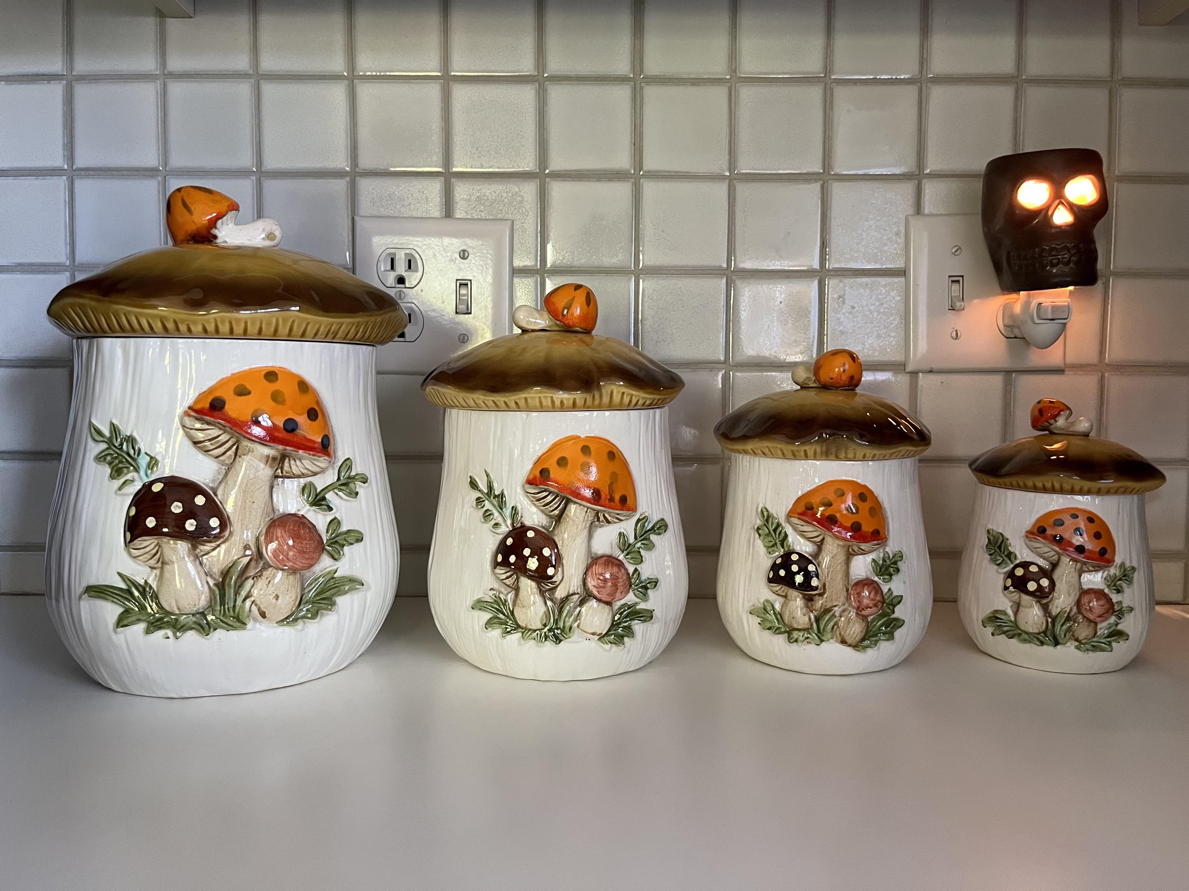 Thrifted these lovely vintage mushroom canisters a couple of days ago
