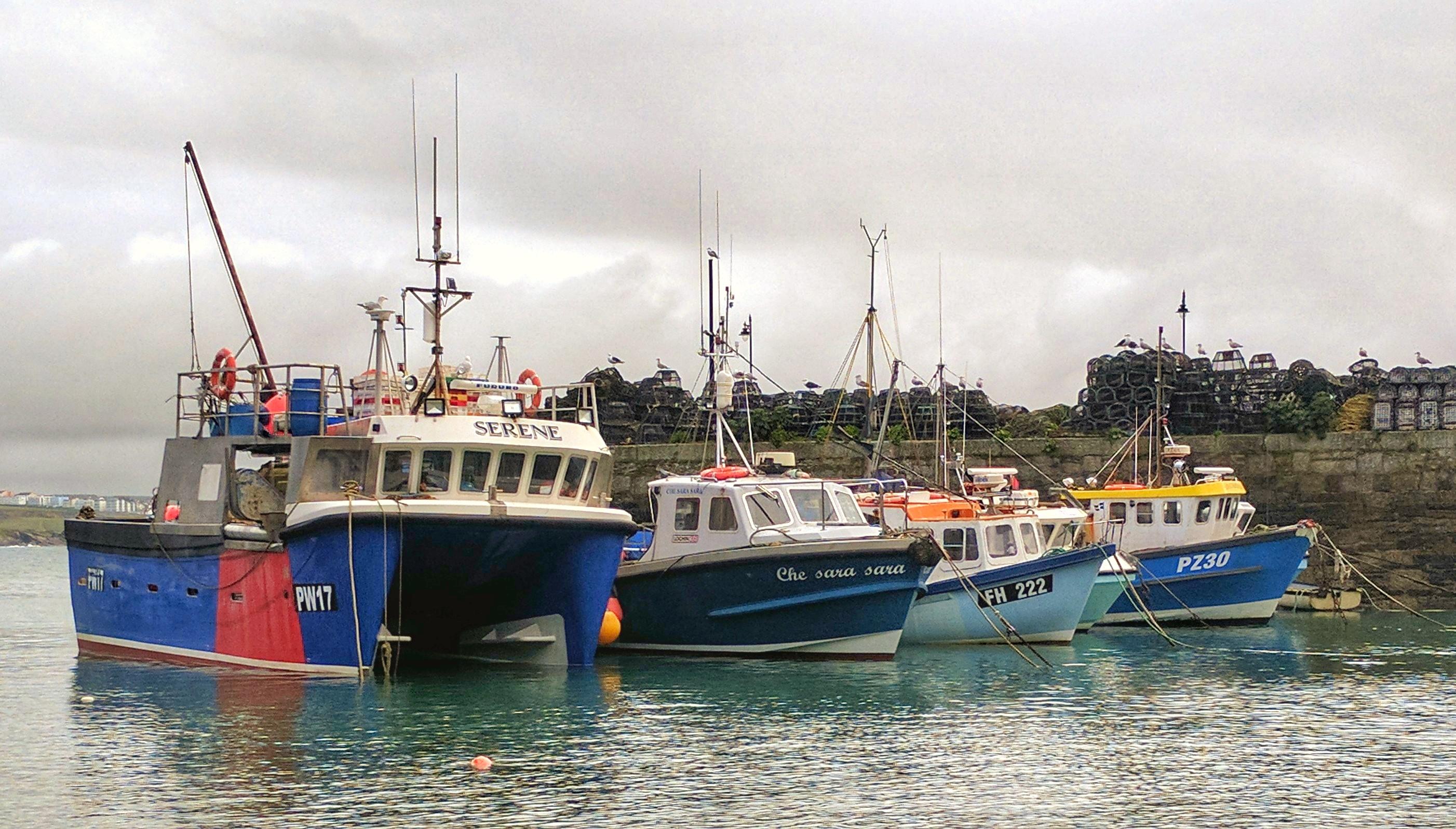 Fish on ! Boats down Newquay Cornwall [2804x1597] r/boatporn
