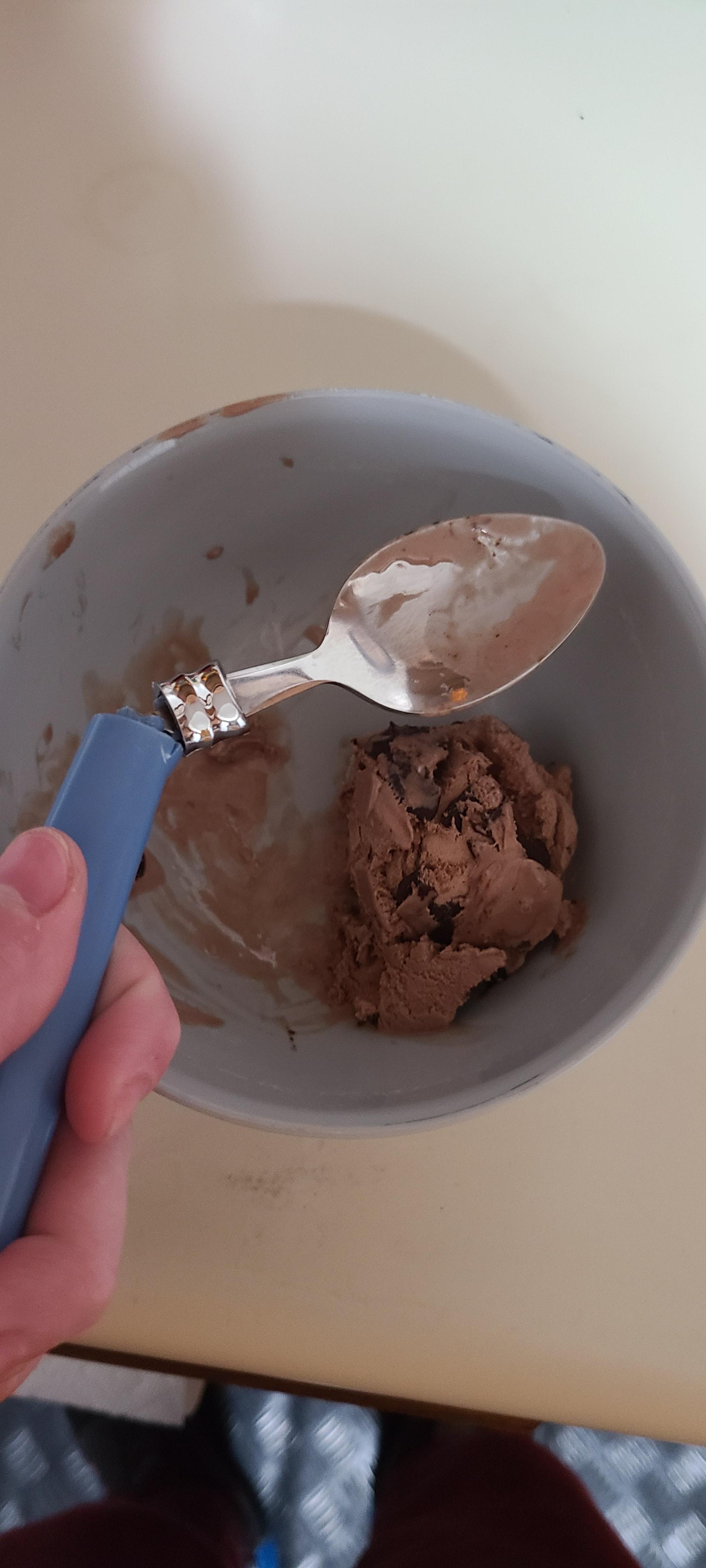 Eating ice cream and my spoon broke r/Wellthatsucks