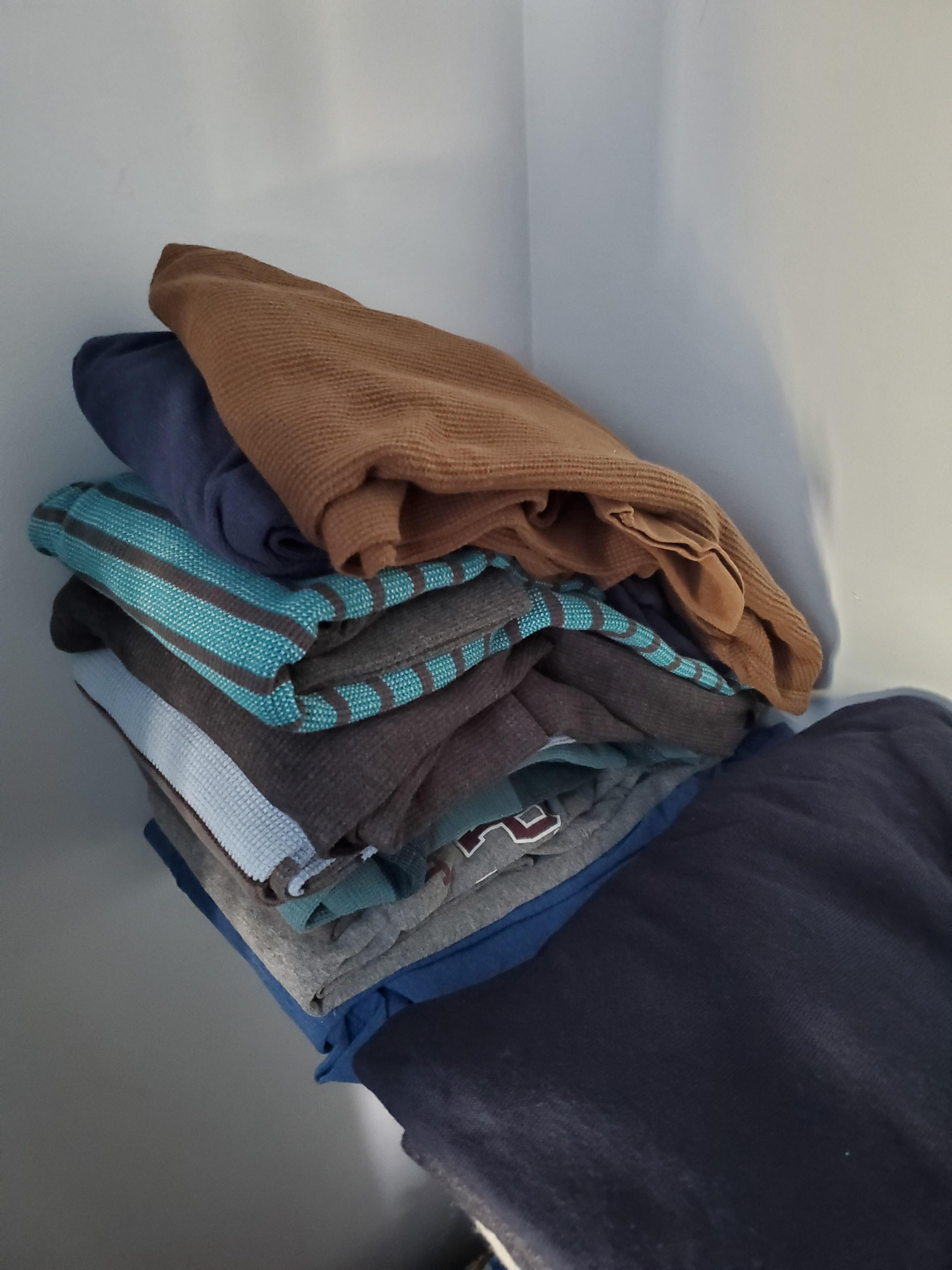 Just a small thing, but is there a way to fold long sleeve shirts to