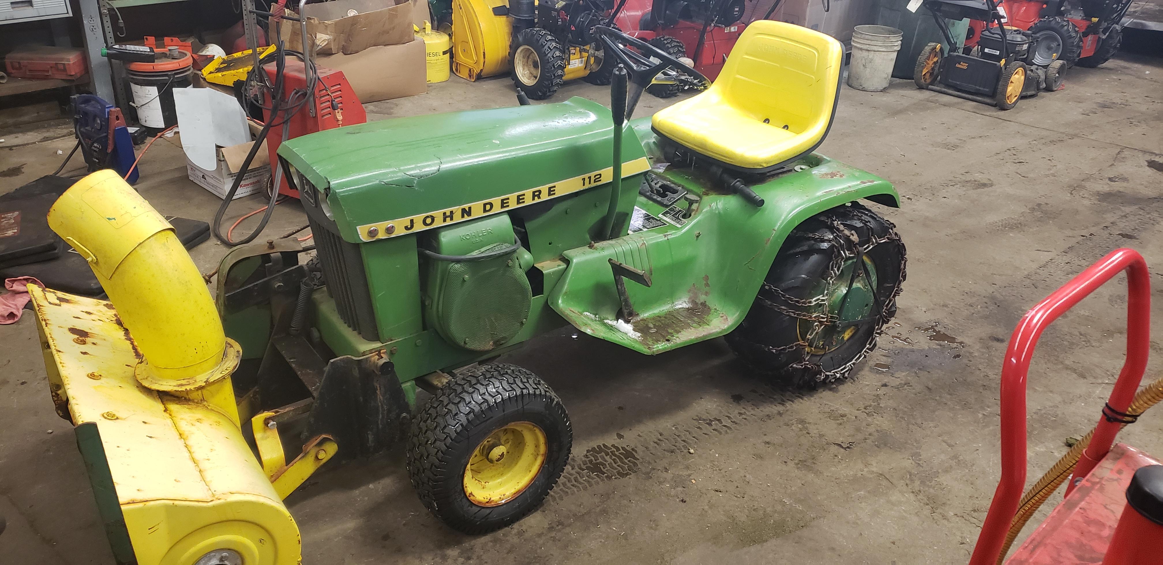John Deere 112