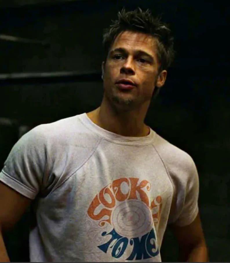 Does anyone know what tshirts that fit like this are called? (Brad