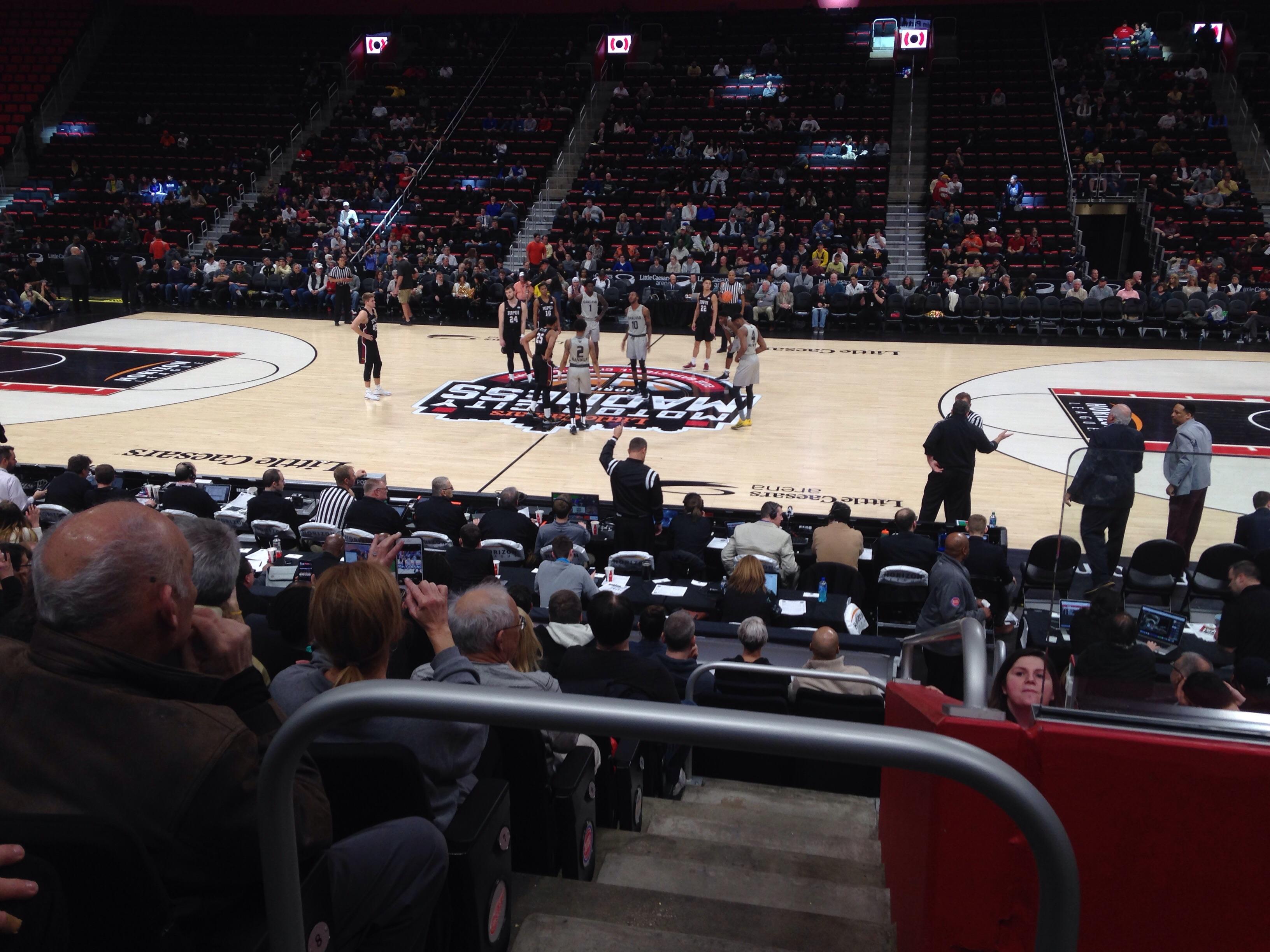 Checking in from LCA for Oakland vs IUPUI r/CollegeBasketball