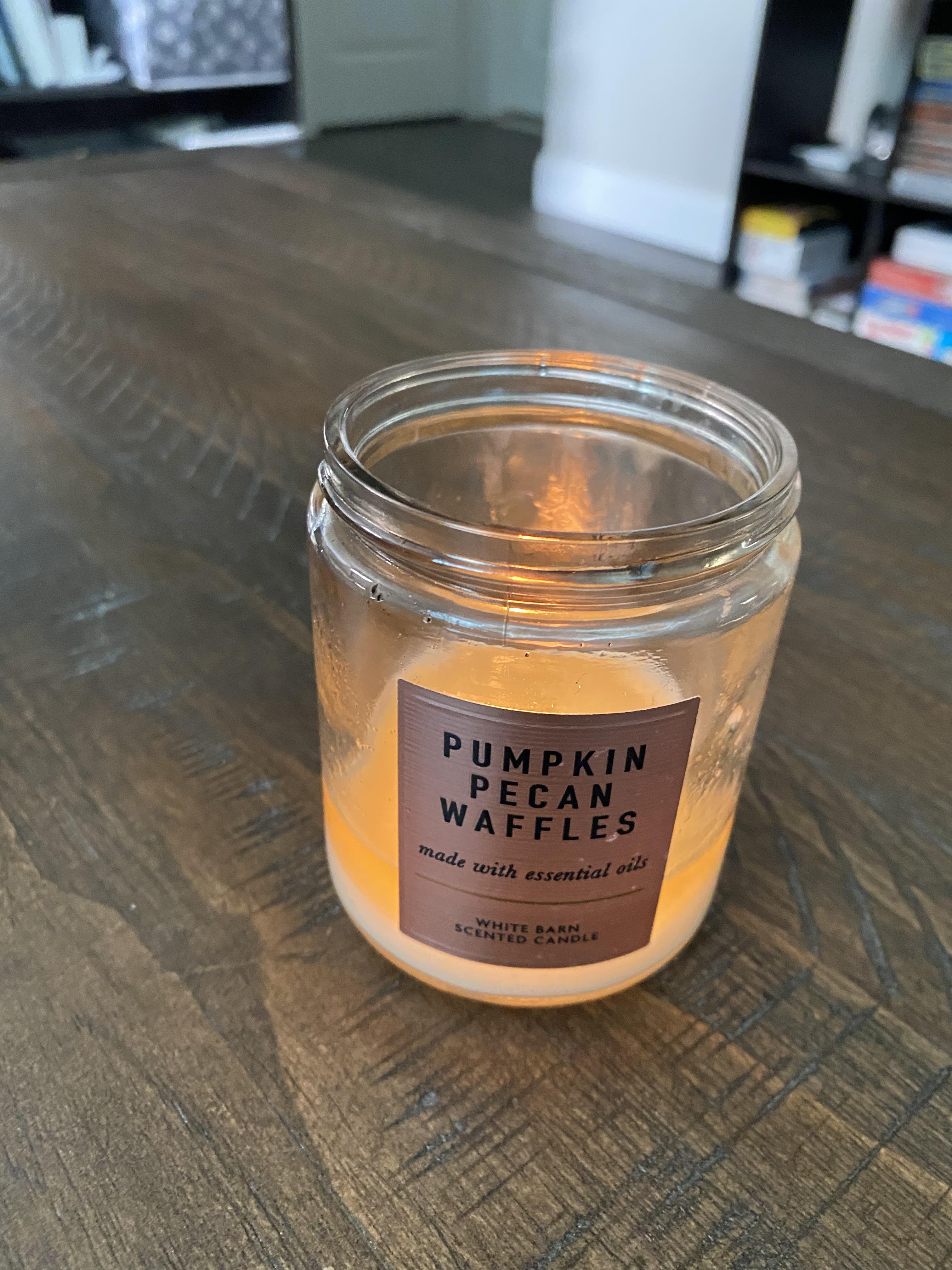 The throw on this single wick is amazing 🤩 r/bathandbodyworks