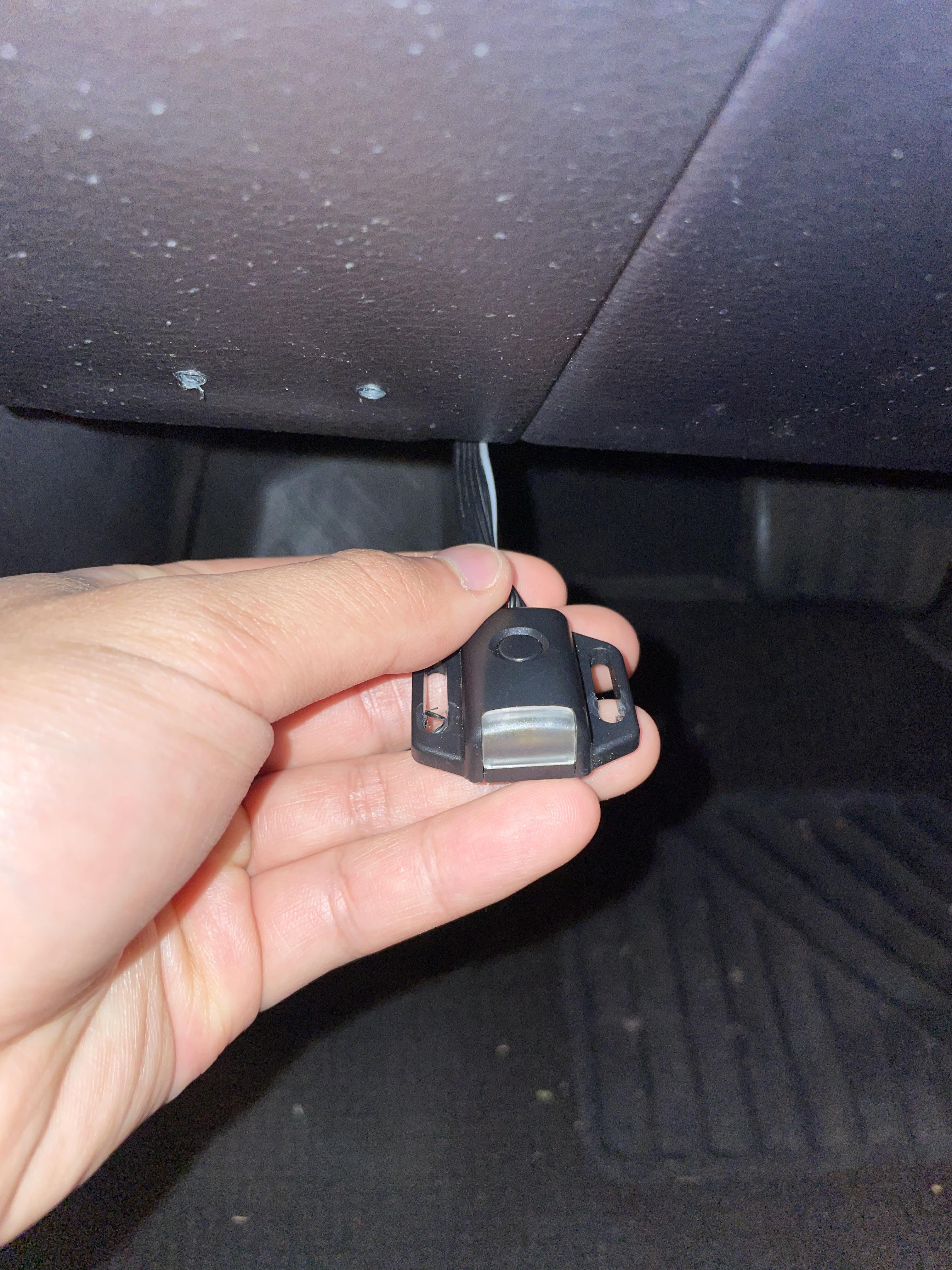 Blue light screwed in under dash panel r/whatisthisthing
