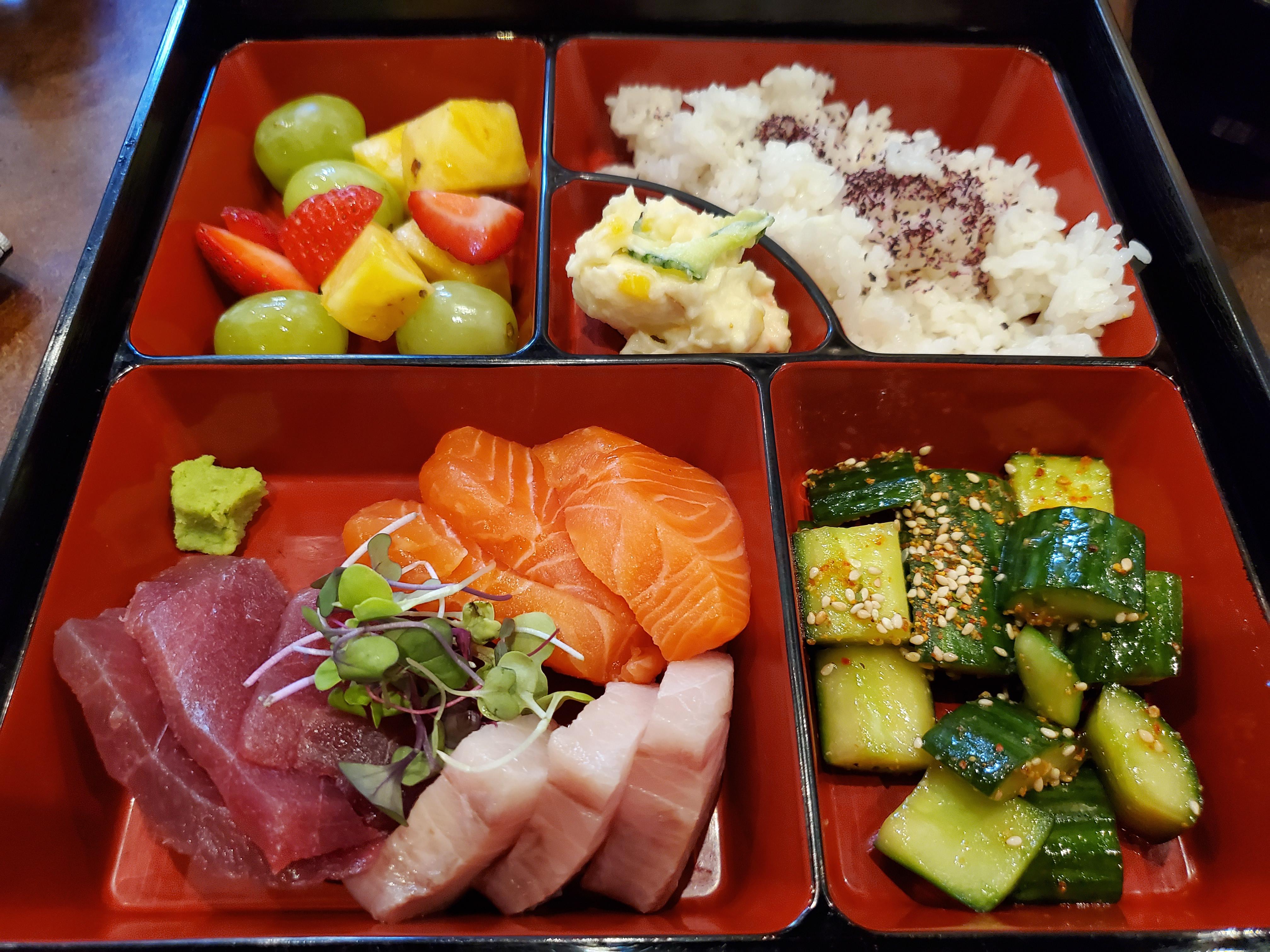 Healthish Sashimi bento box r/HealthyFood