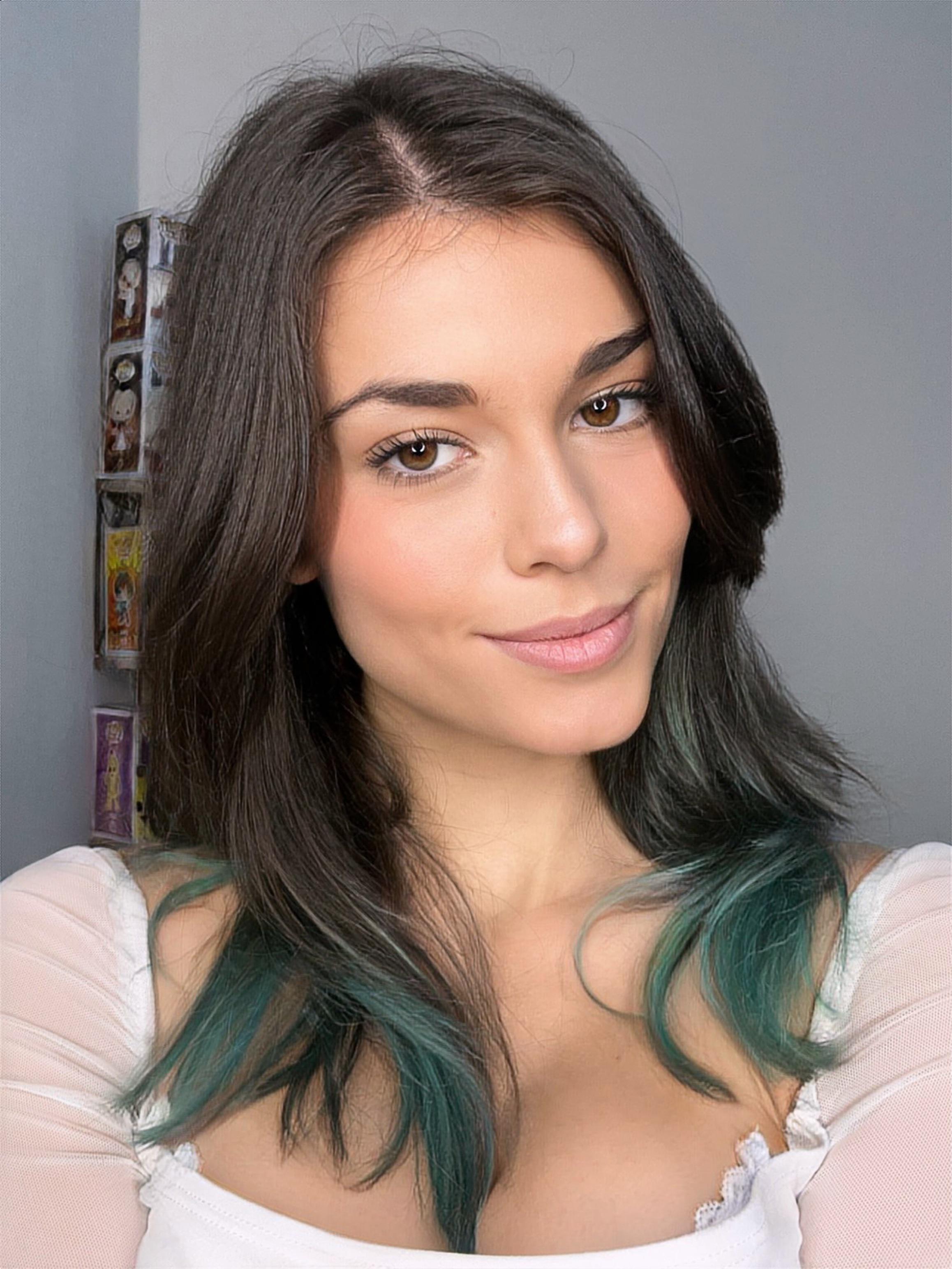 74 best u/creamycupcake999 images on Pholder | Croptopgirls, Faces and