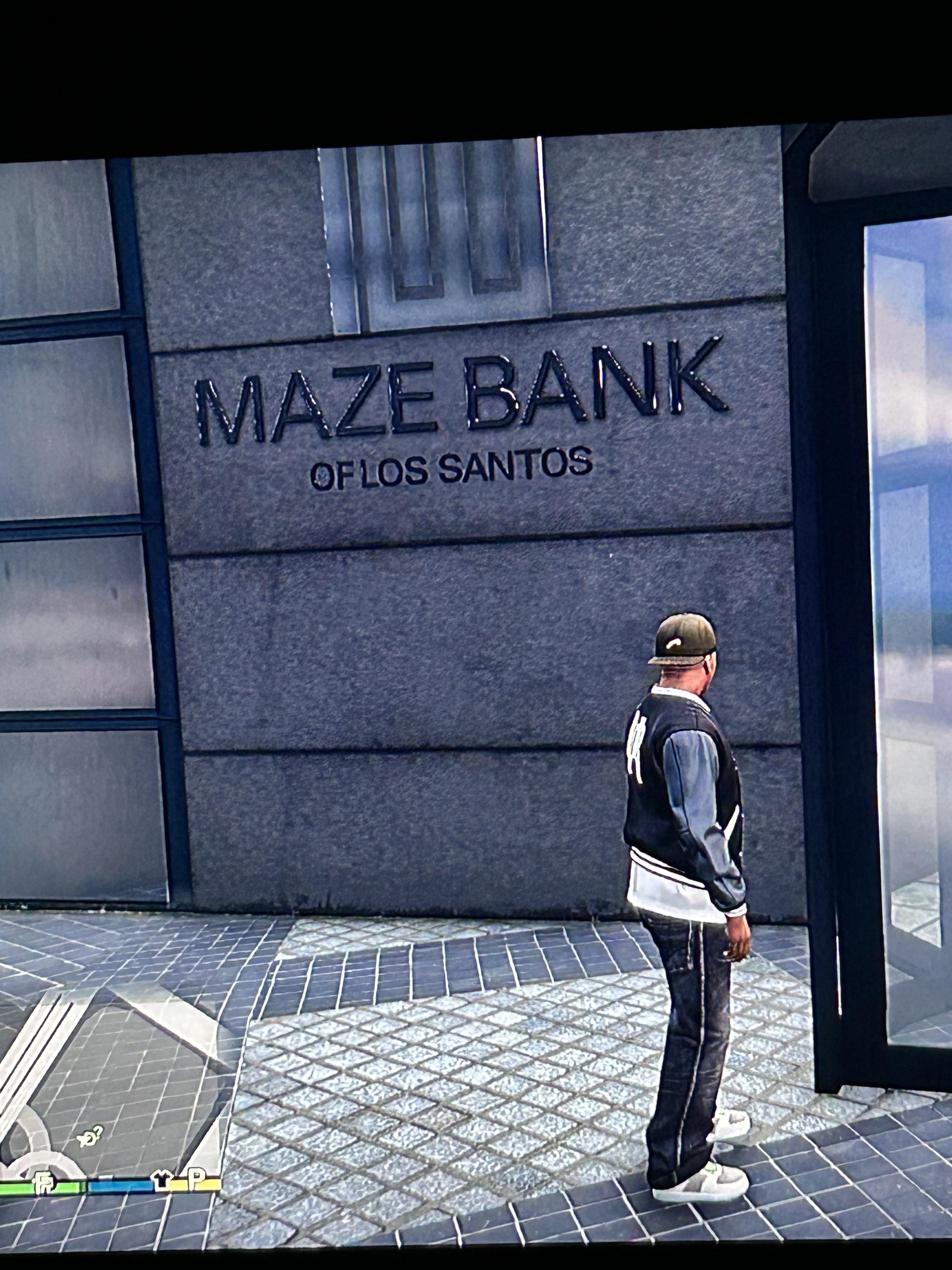 How do I get on top of this bank? r/GTA
