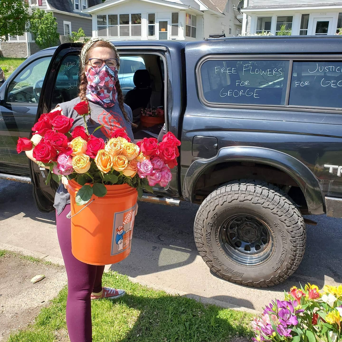 Familyowned flower shop donated every flower they had so people could