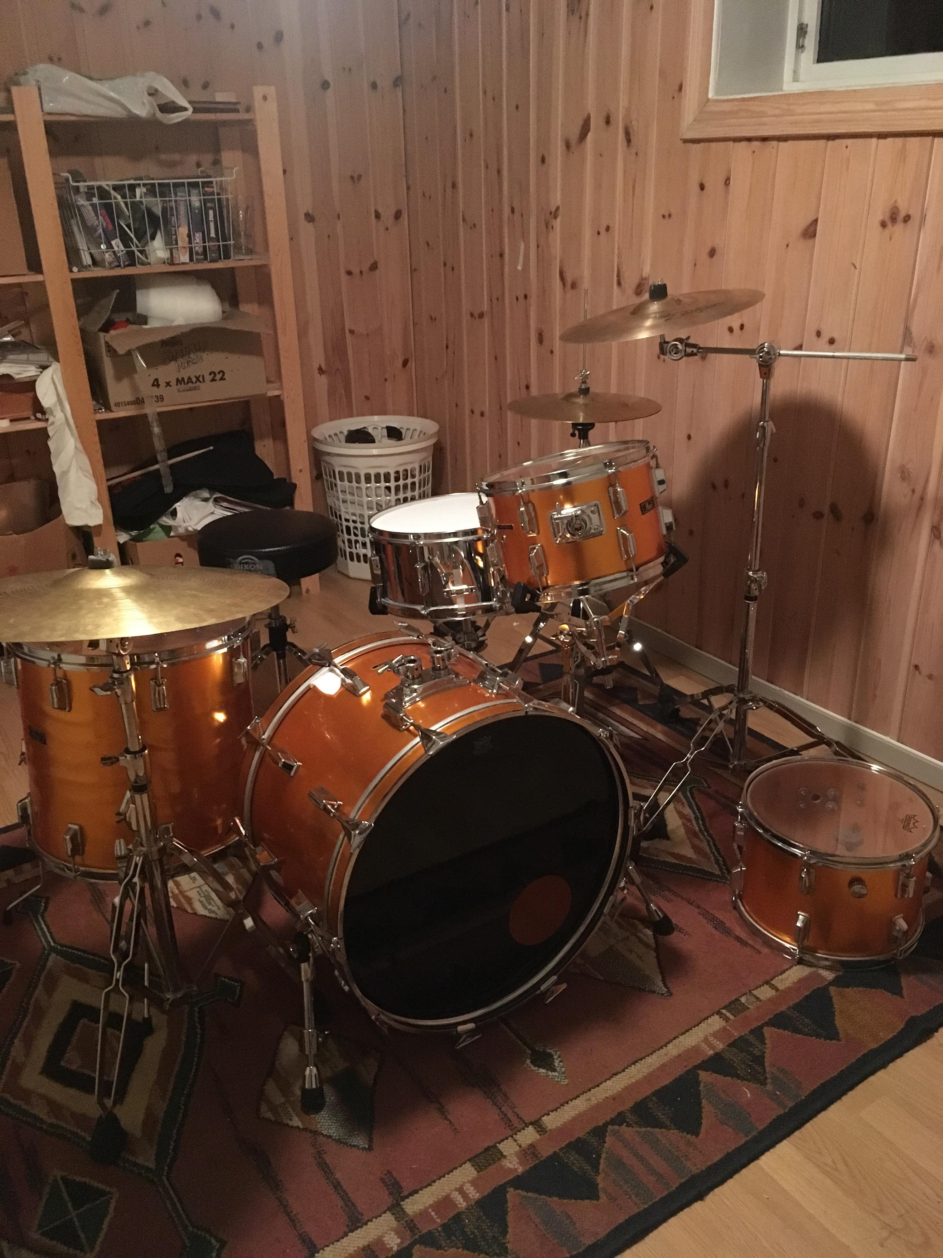Tom holders r/drums
