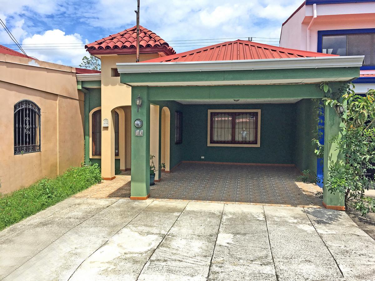 Lourdes, San Pedro, Montes de Oca (Costa Rica) 1,800ft2 house, up to