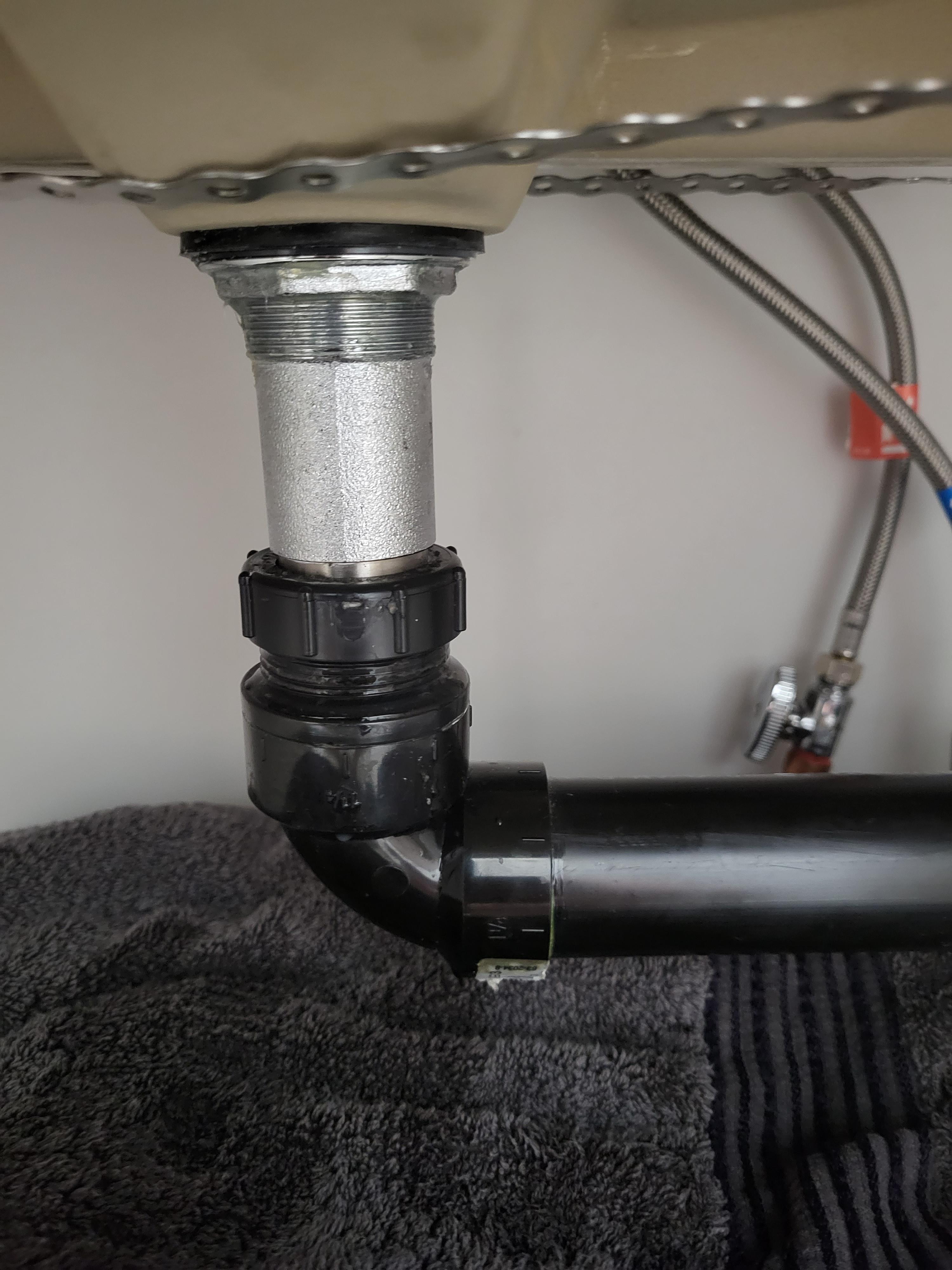 Leaking bathroom sink (underneath), easy fix? Help! r/Plumbing