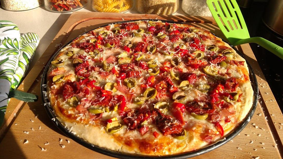 [Homemade] pizza r/food