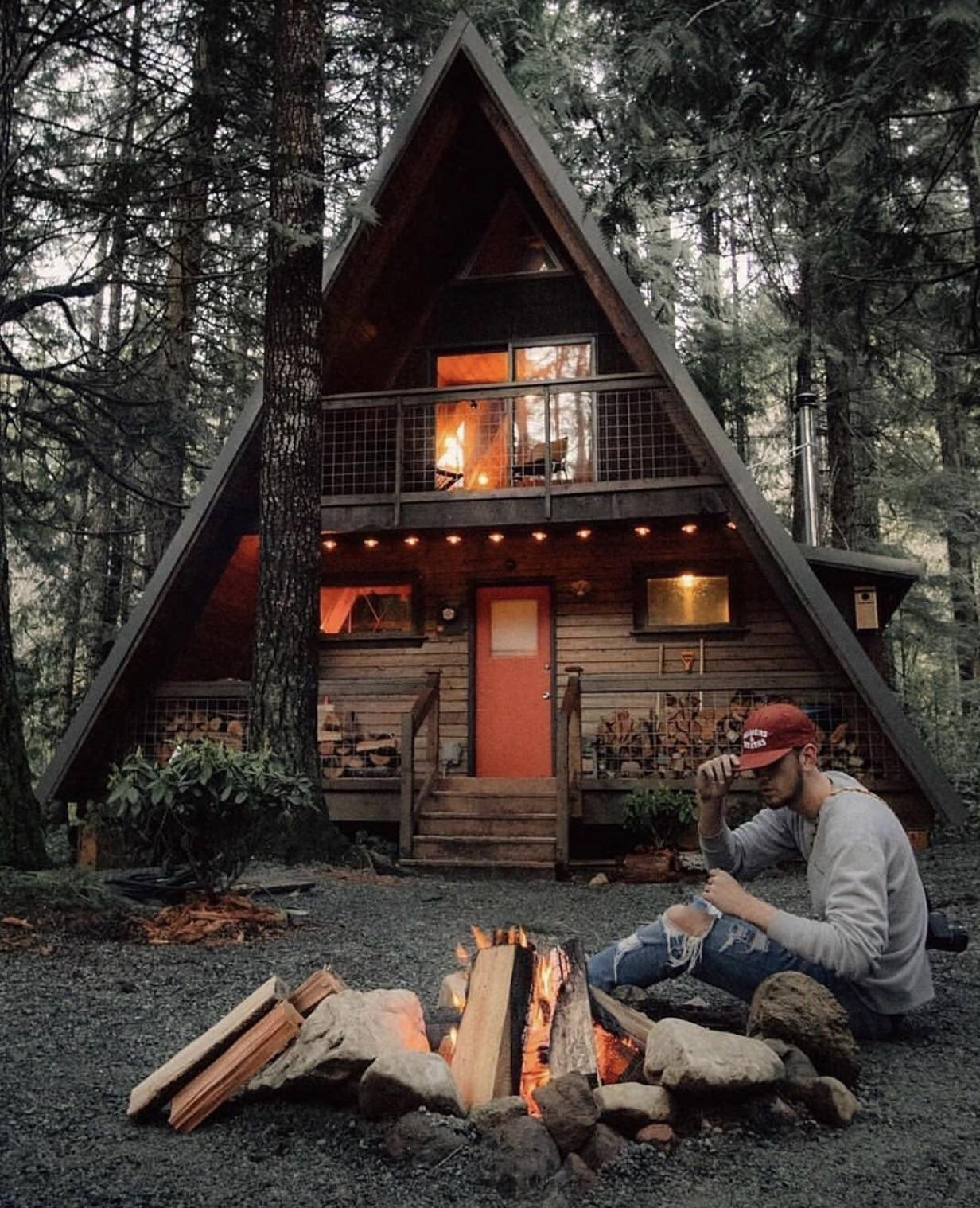 Cabin in Mount Rainier National Park, Washington. r/CabinPorn