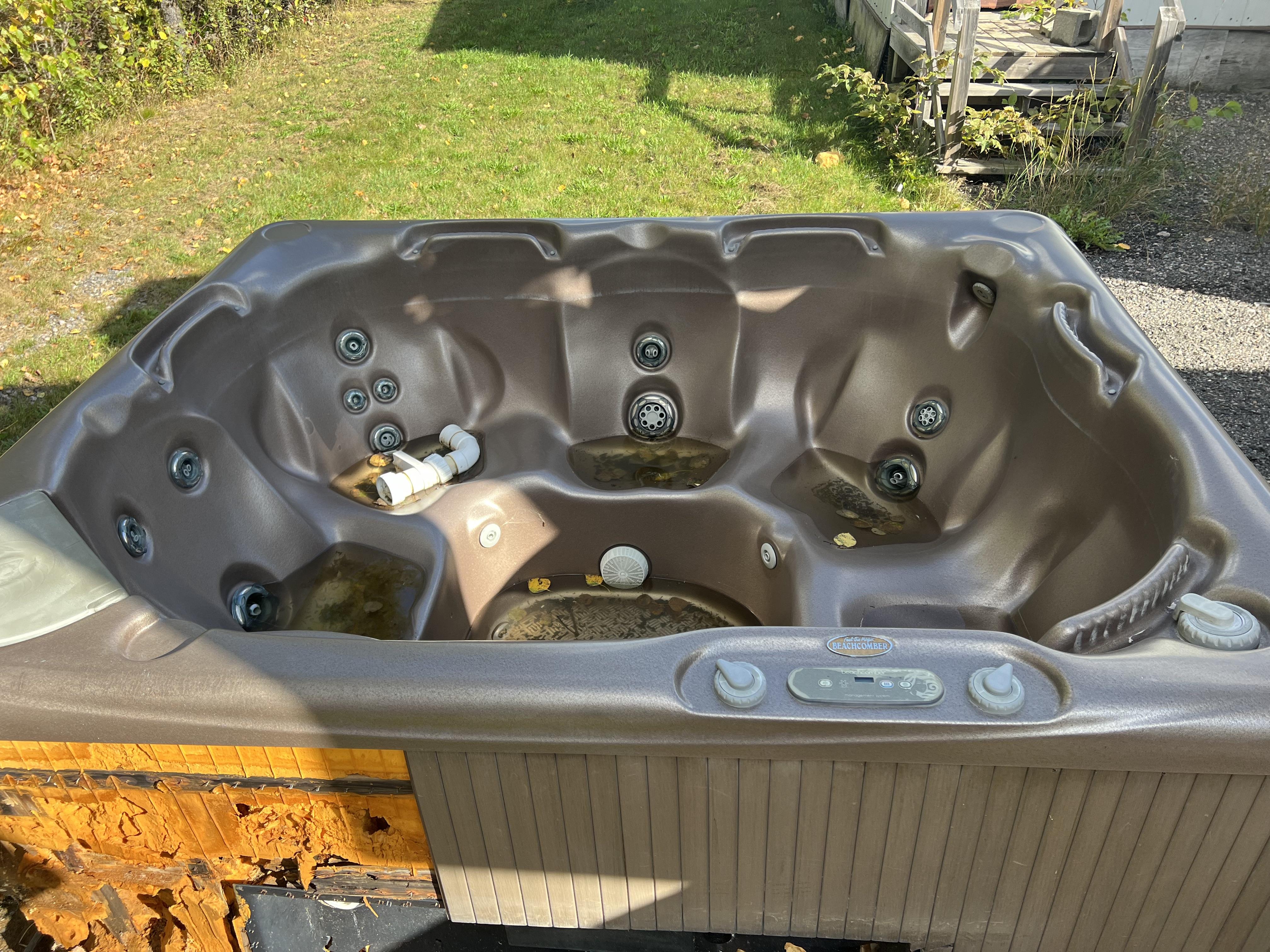 Free hot tub. Worth it? r/hottub