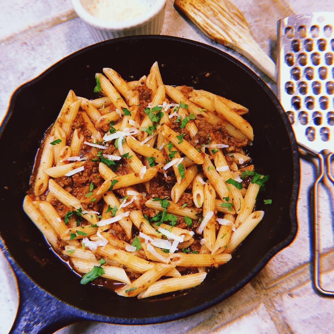 Penne Alla Bolognese 370 calories for the skillet! r/1200isplenty