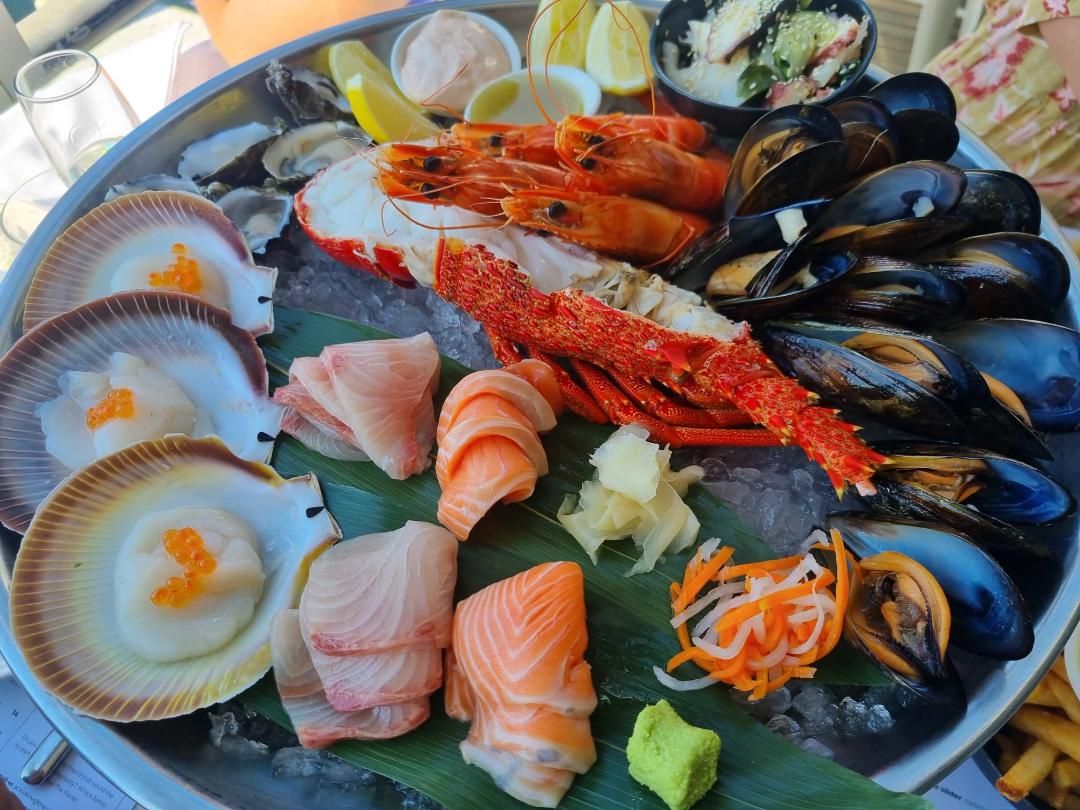 Seafood Platter at The Rocks, Mornington Peninsula r/morningtonpeninsula