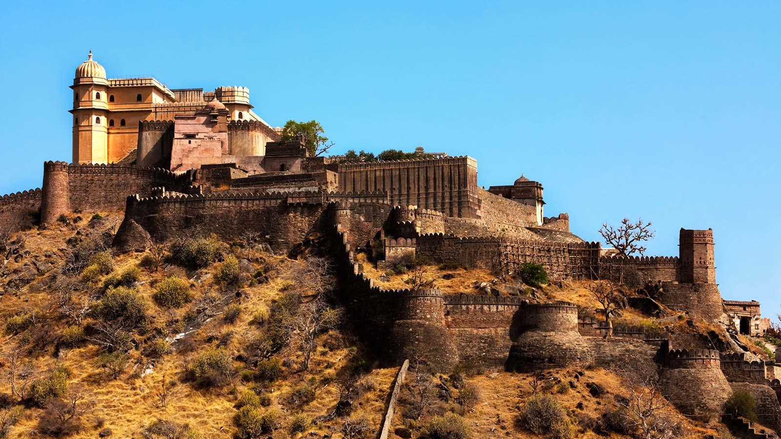 Kumbhalgarh Fort, Rajasthan, India r/castles