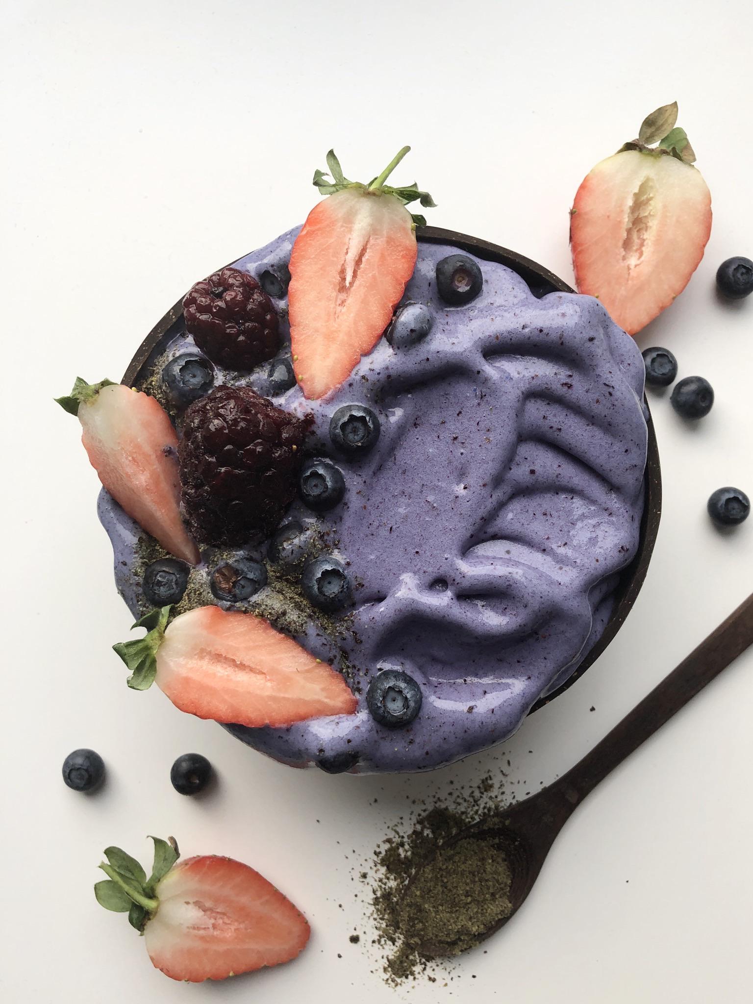 BLUEBERRY & 💙 SPIRULINA NICECREAM r/veganrecipes