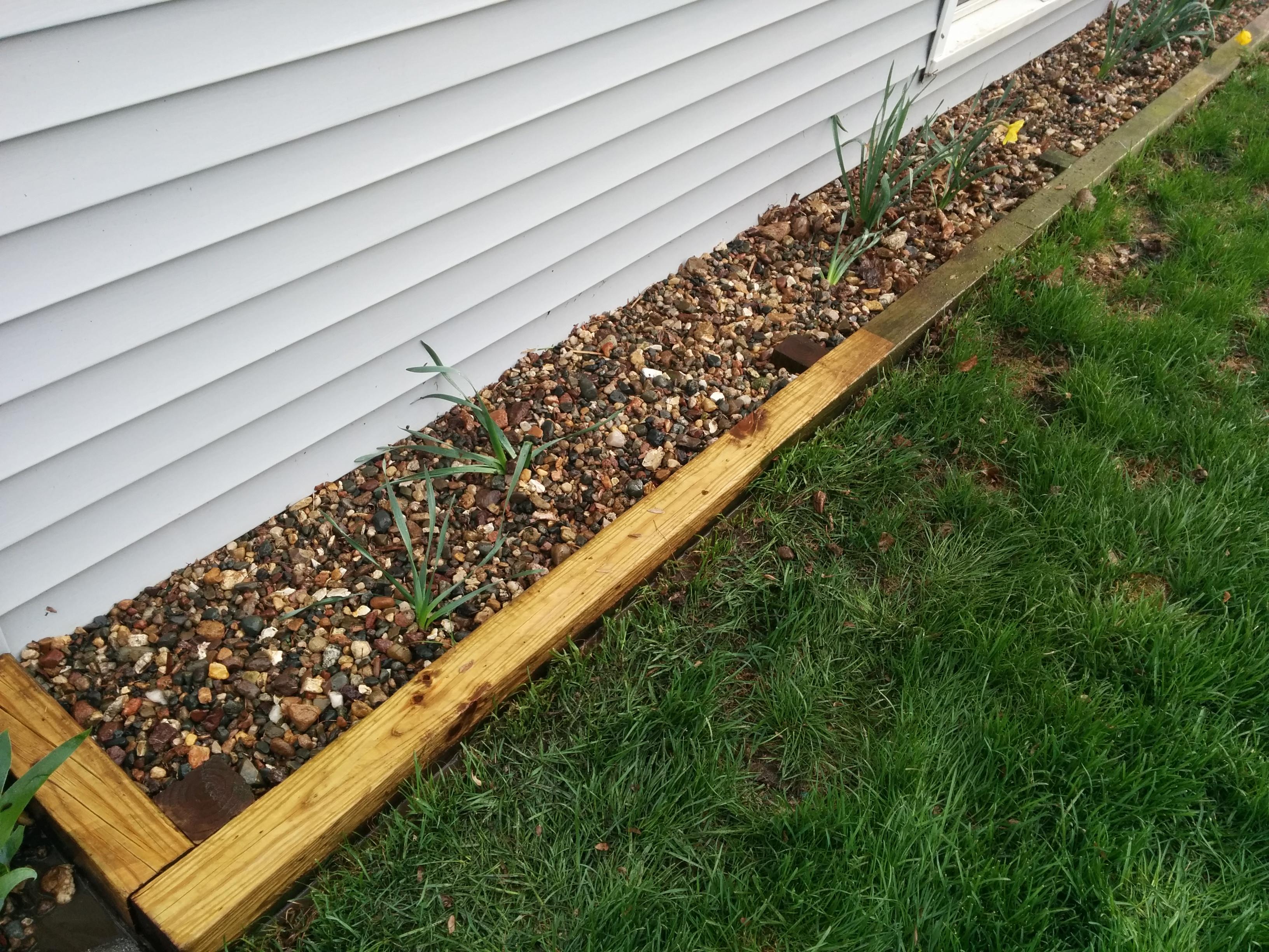 Freshening up the rock beds r/powerwashingporn