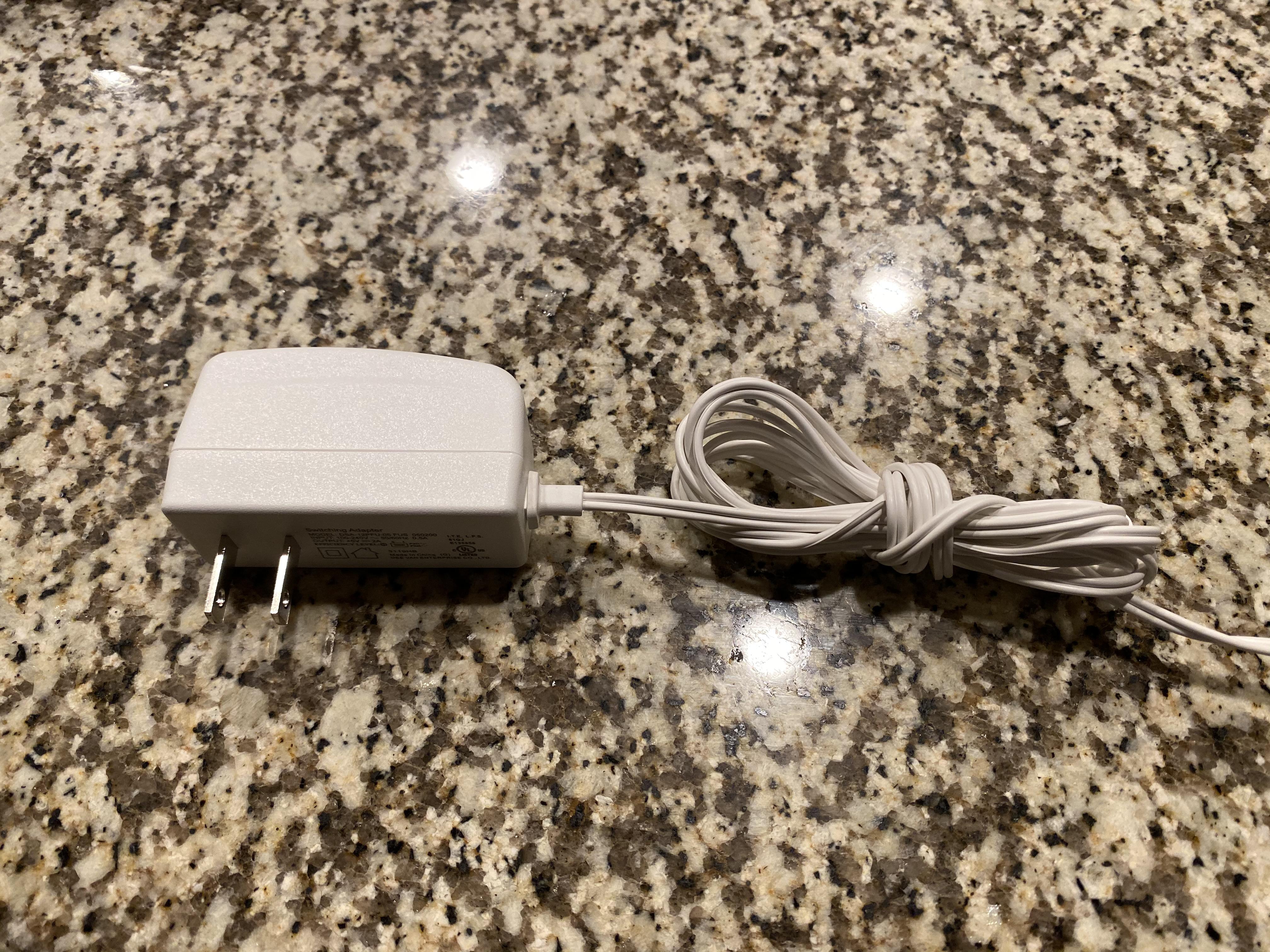 Indoor Camera has a terrible power adapter design Ring