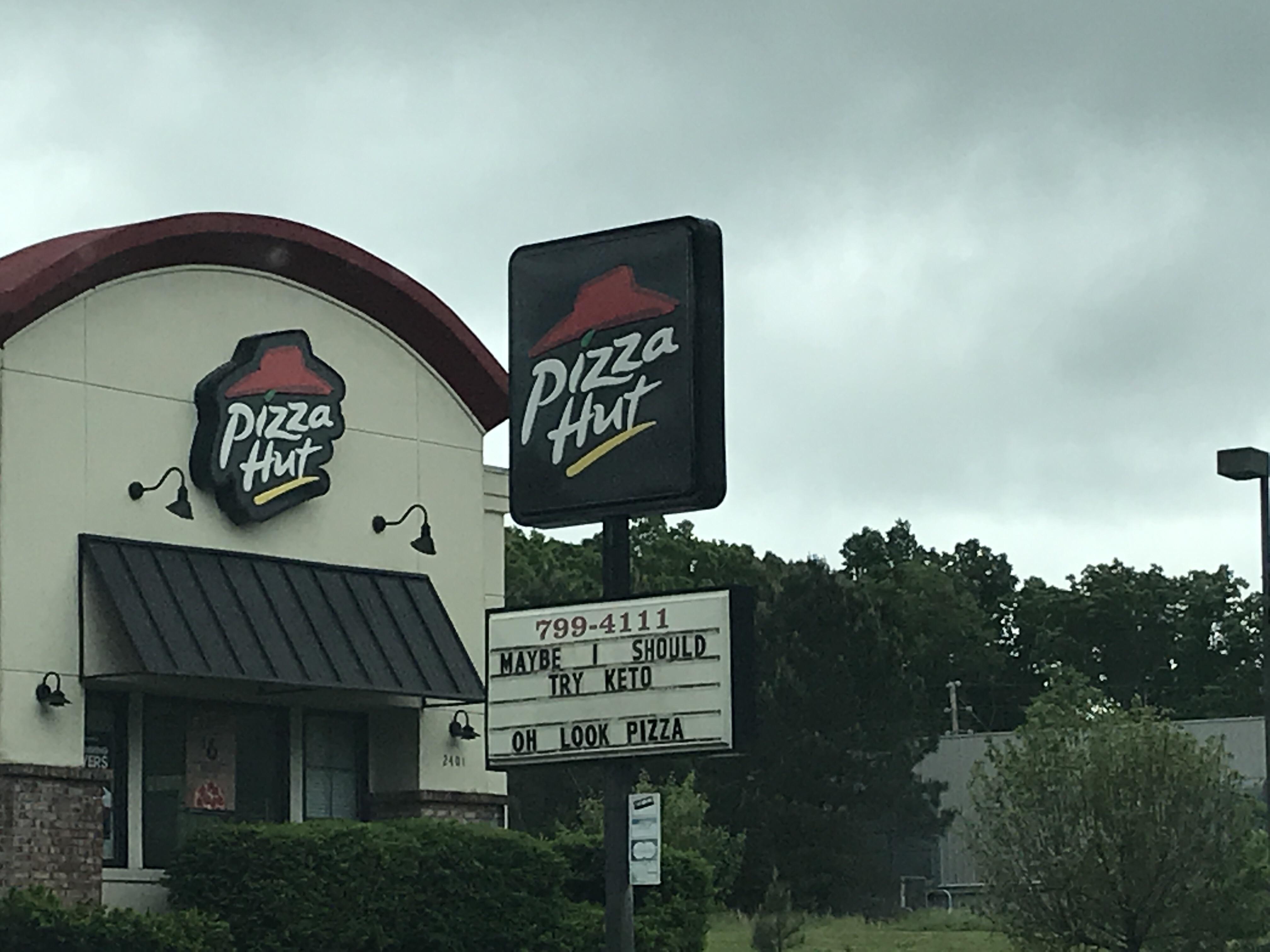 🍕 Fairview Pizza Hut telling it like it is r/nashville