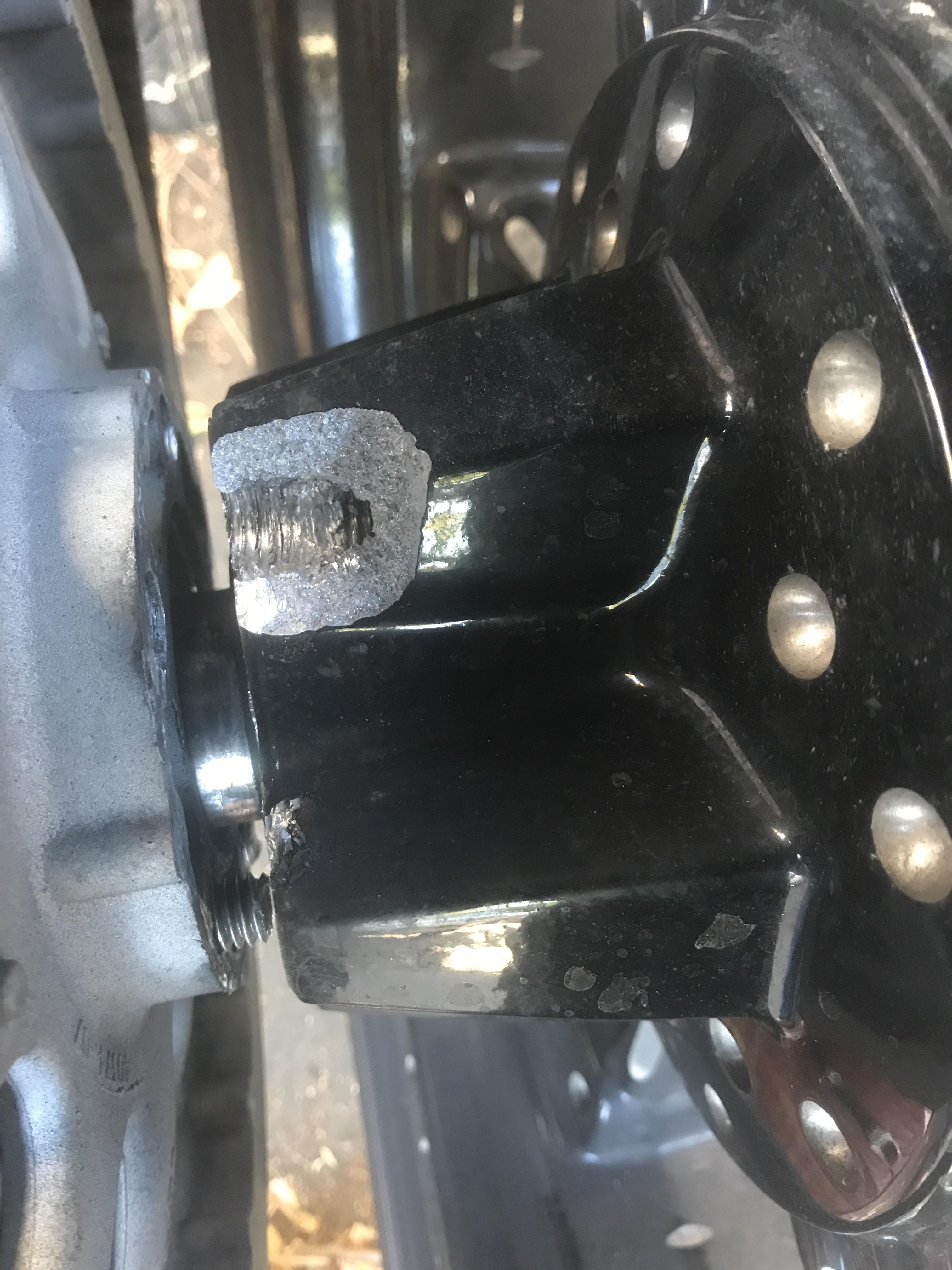 Rim broke, bought the bike about 45 days ago and the pulley fell off