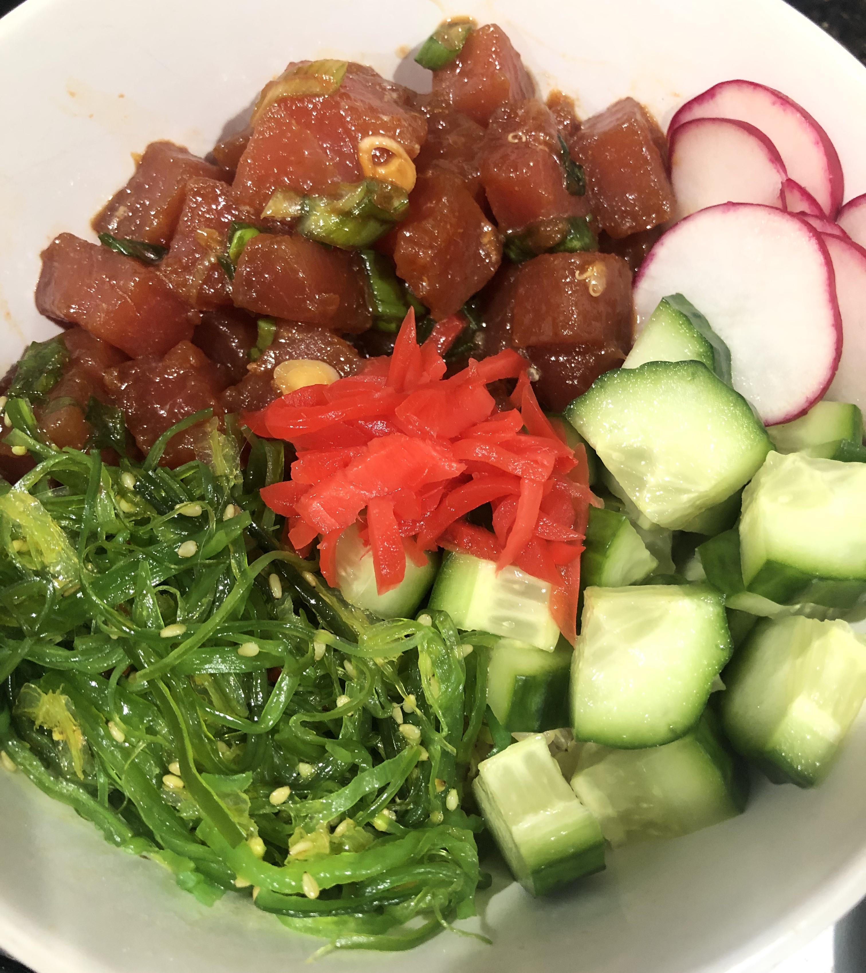 Dinner tonight 382 calorie tuna poke bowl r/1200isplenty