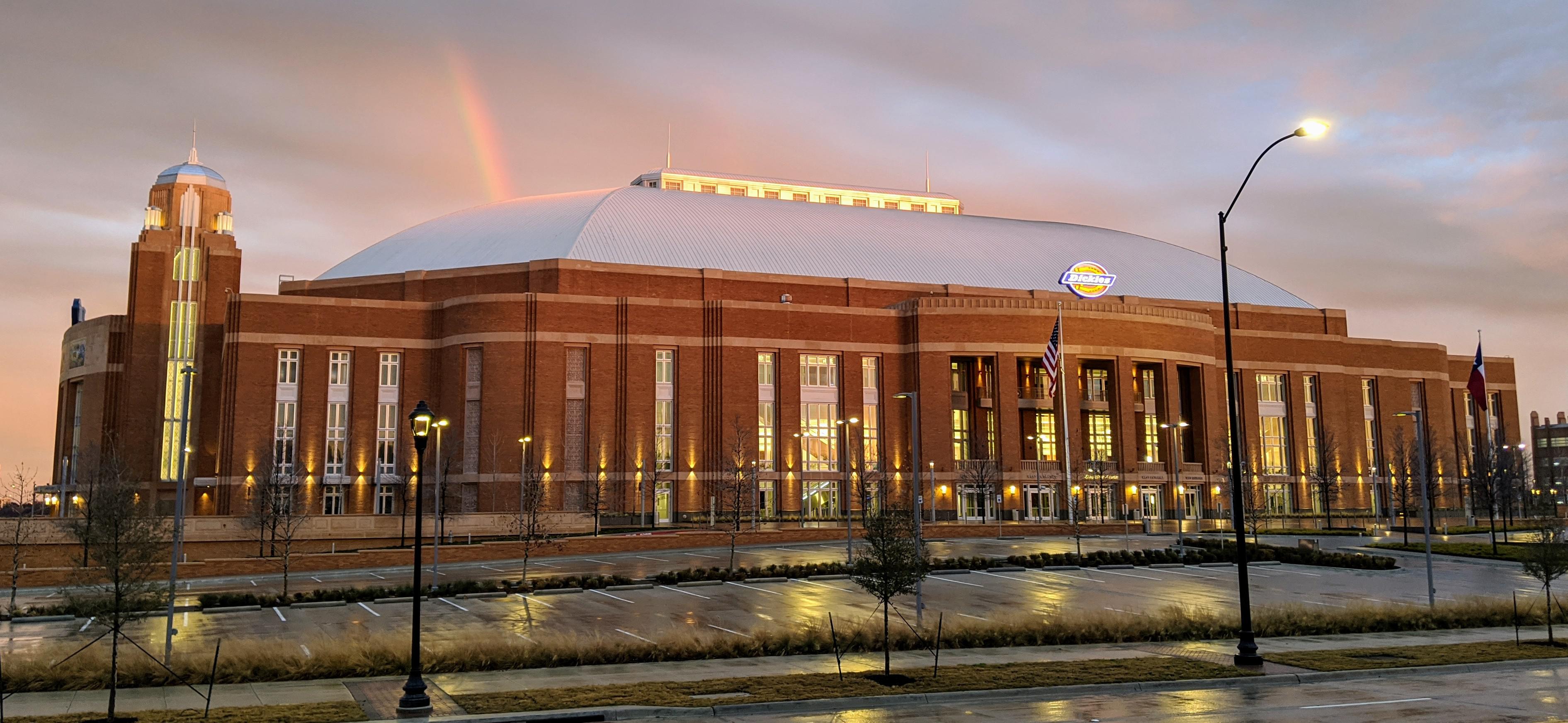Picture I took of Dickie's Arena This Evening r/FortWorth