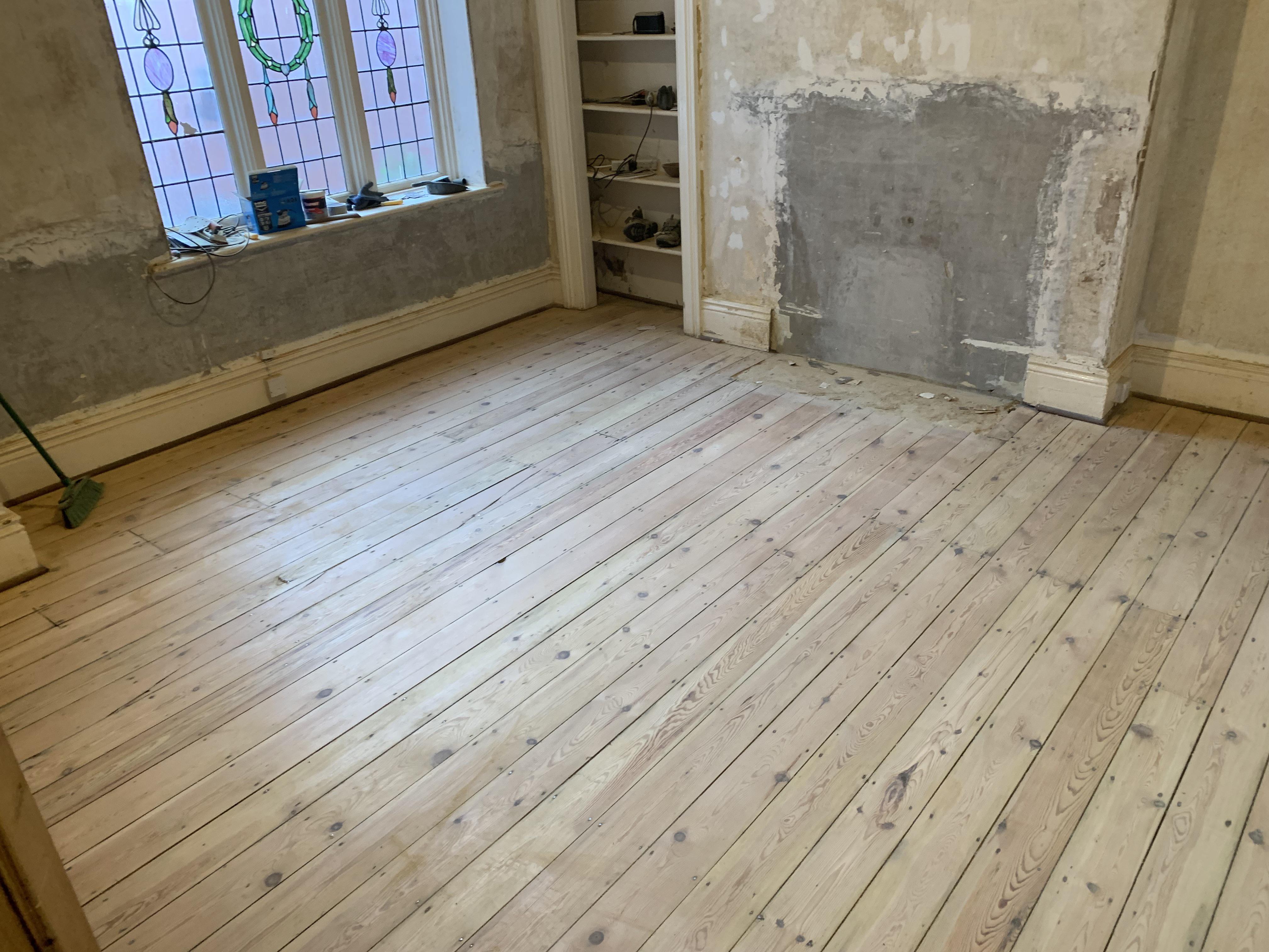 Can anyone make any for a good floor varnish? I would