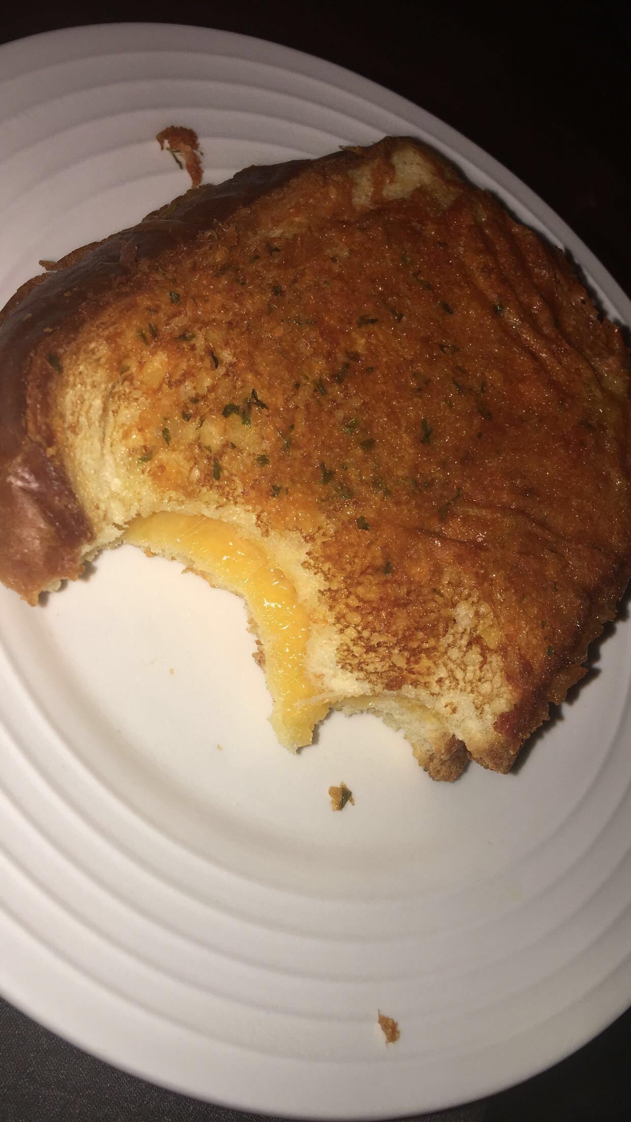 Garlic Bread Grilled Cheese. {mild & sharp cheddar, Hawaiian bread
