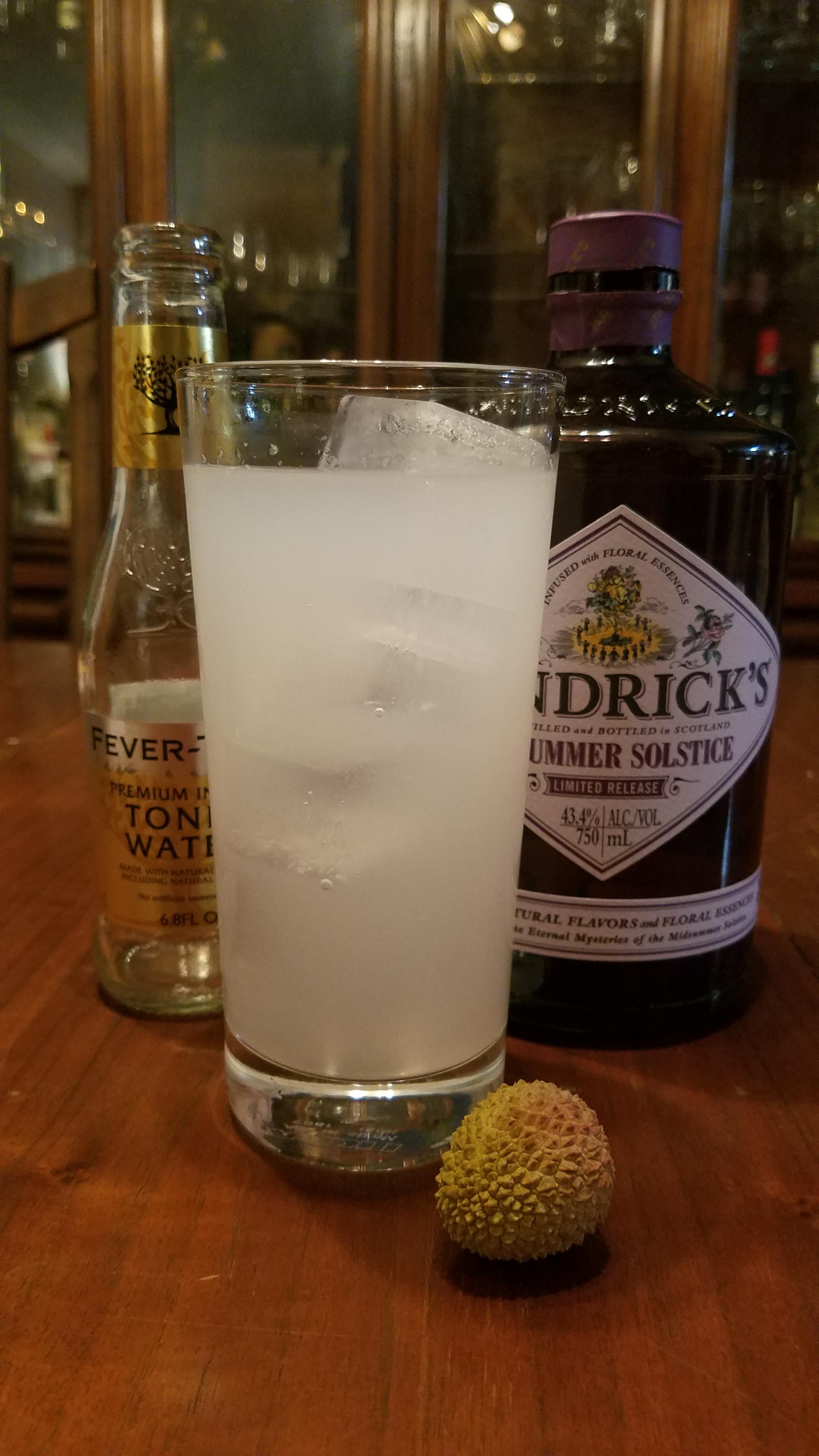 Lychee Gin & Tonic cocktails