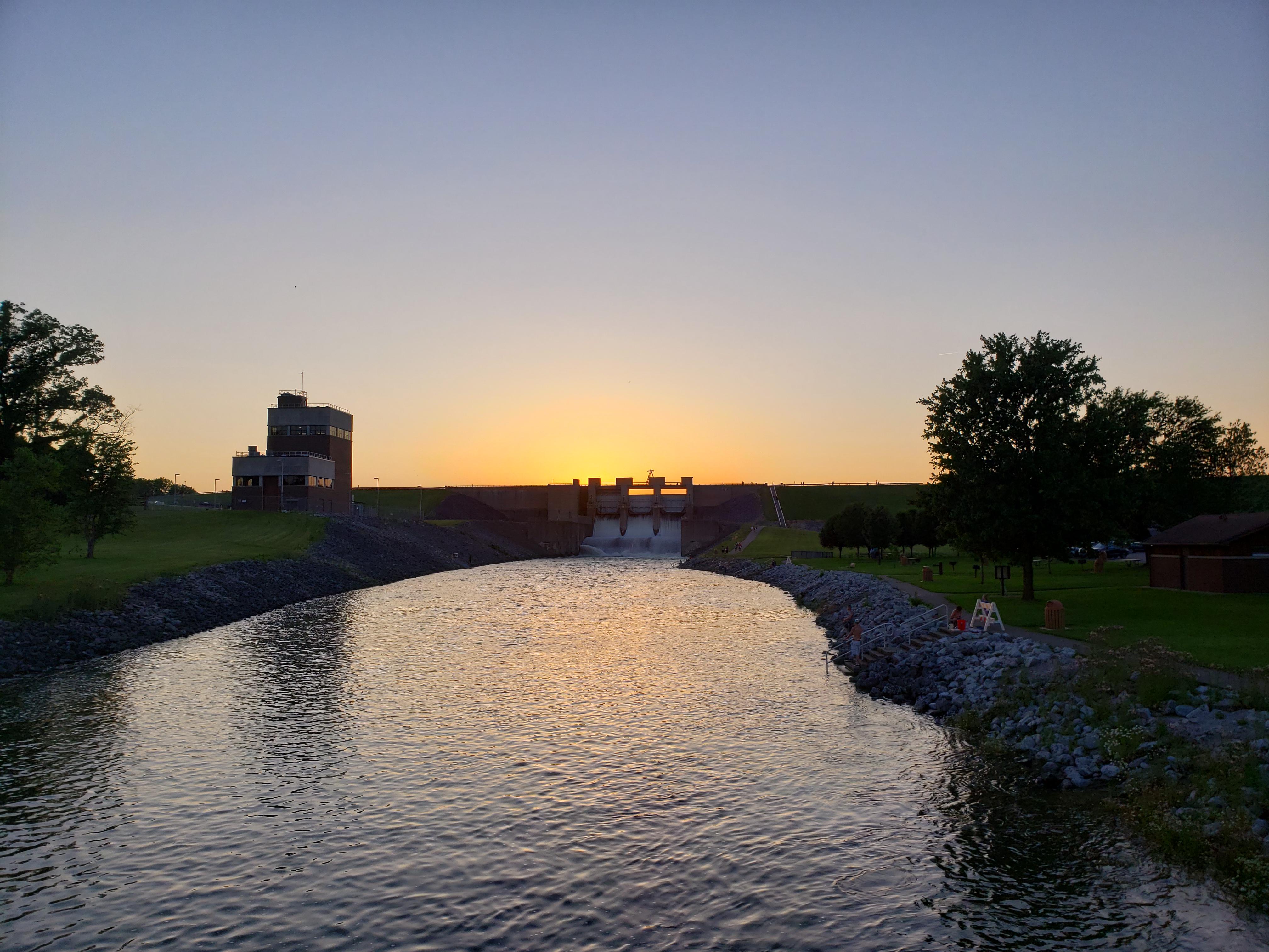 Sunset below Alum Creek Dam r/Columbus