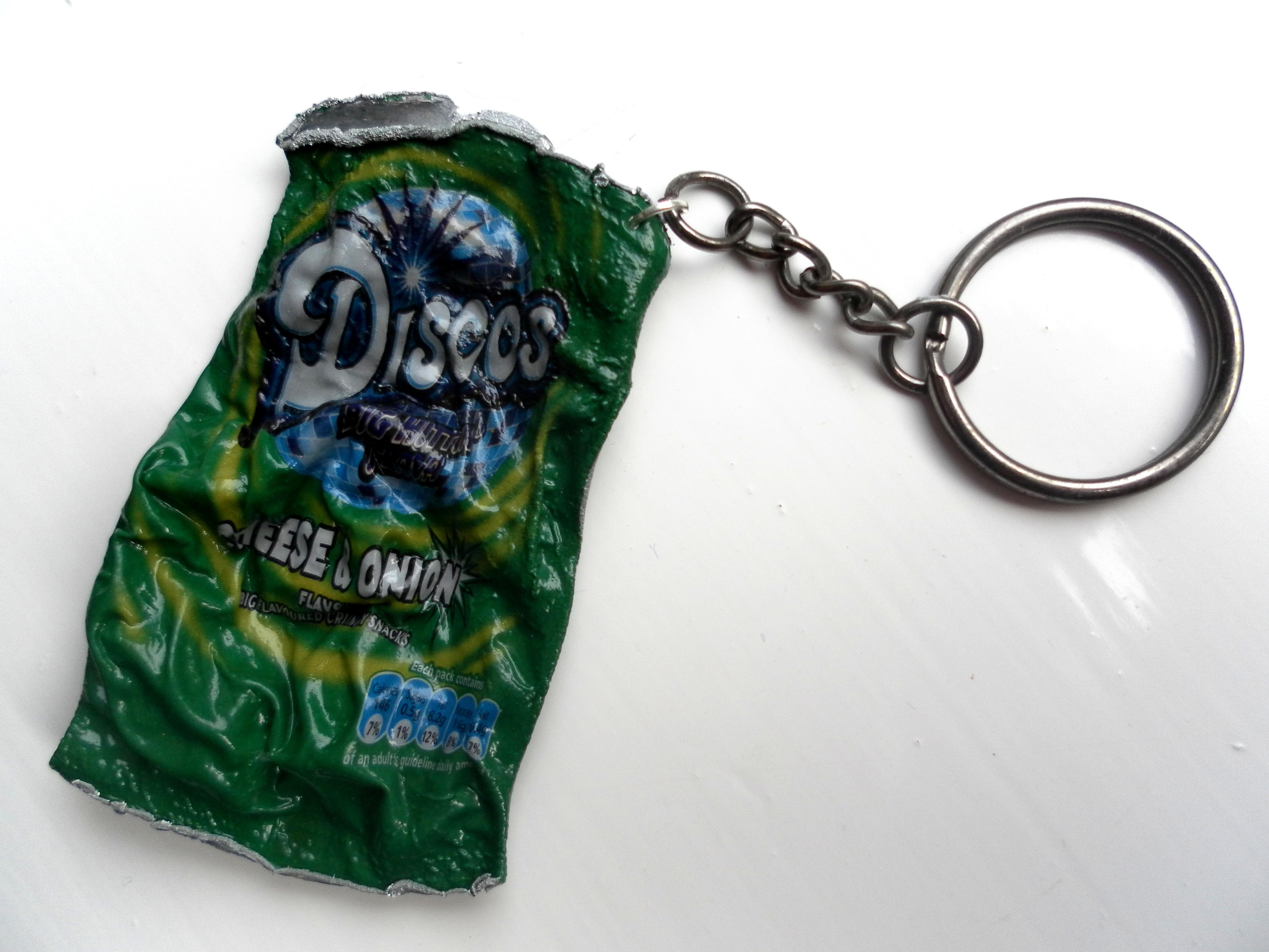 Making keyrings out of crisp packets r/nostalgia