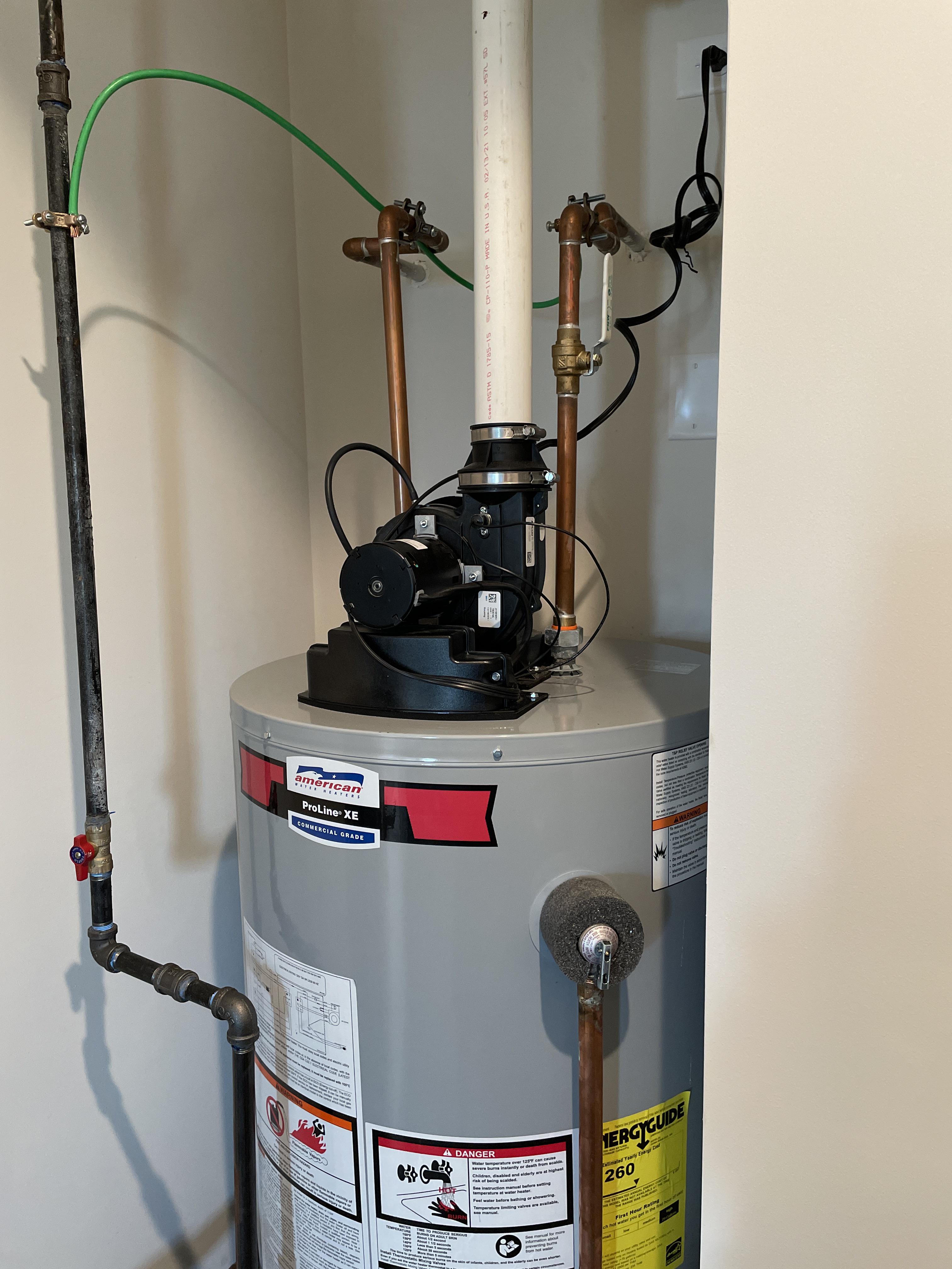 Could someone please tell me what this device on top of the water