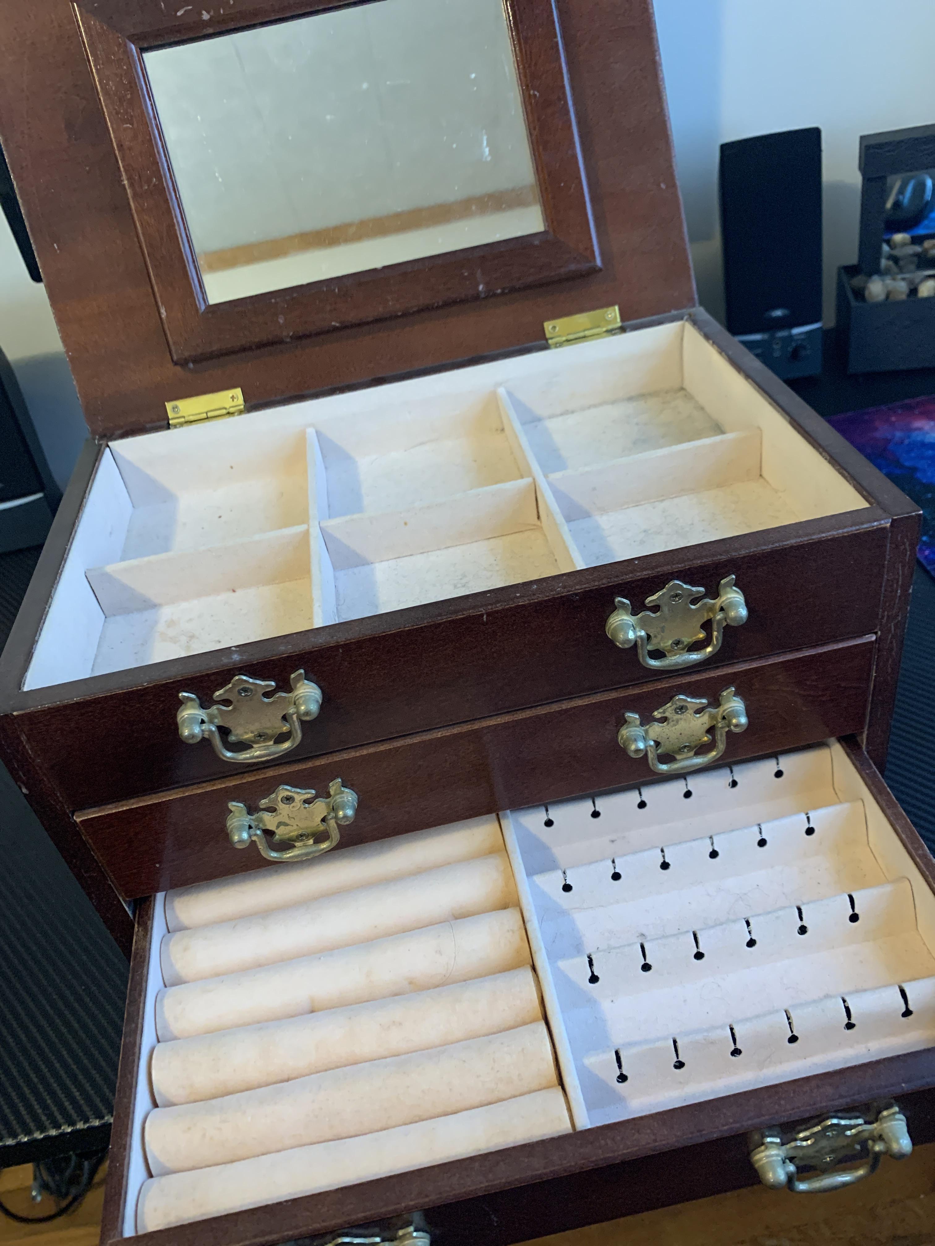 Jewelry Box How to Restore It? r/ThriftStoreHauls