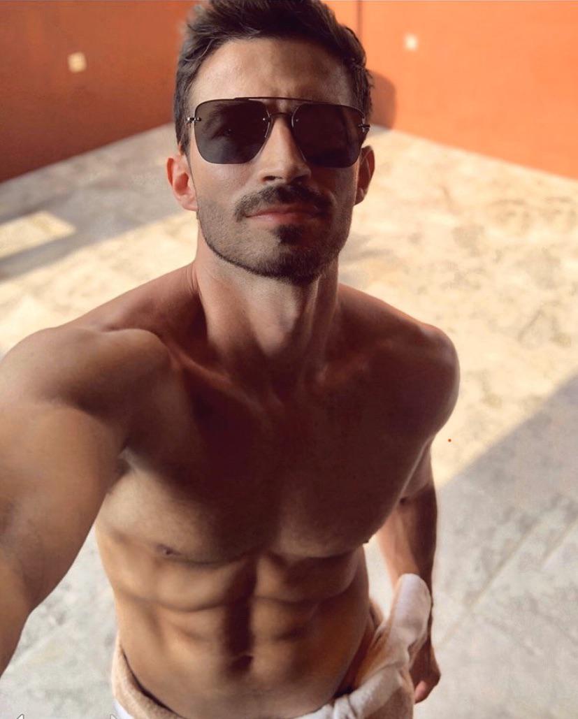 camilo yepes : GayEyeBleach