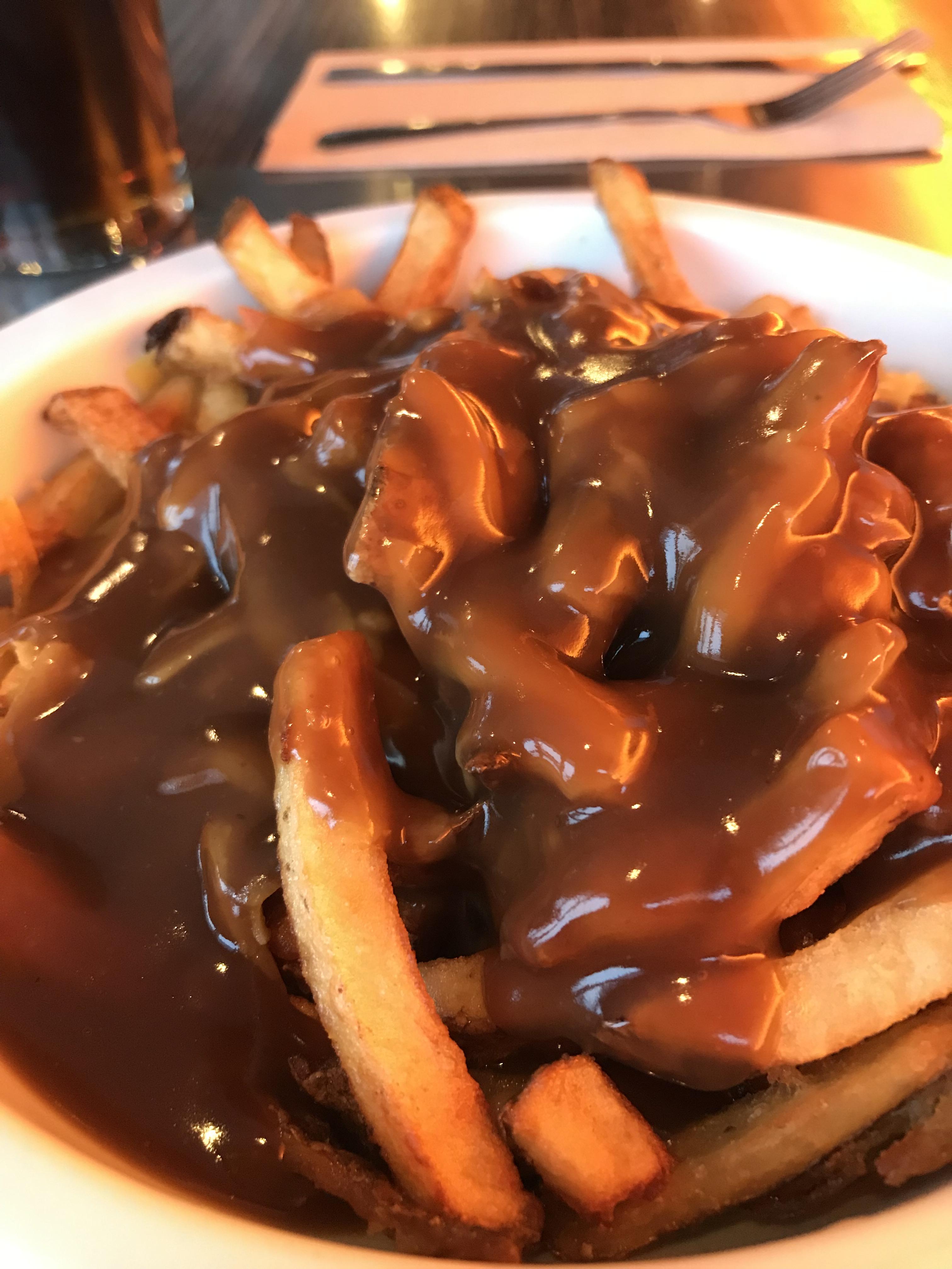 Vegan poutine from Chez Victor in Quebec City. r/VeganFoodPorn