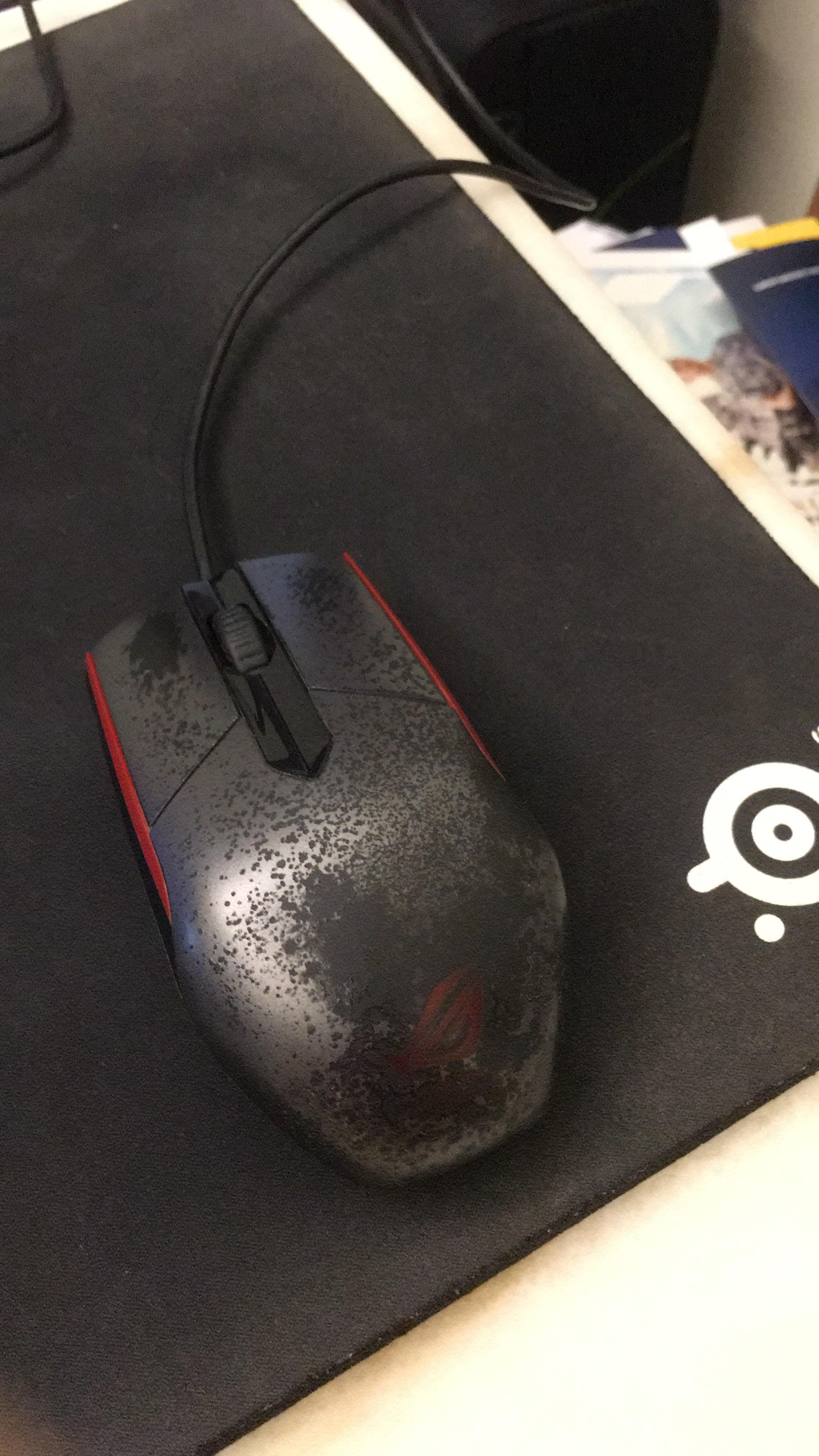 Matte or Glossy for sweaty palms? Coating on matte mouse seems to come off. Is glossy easier to