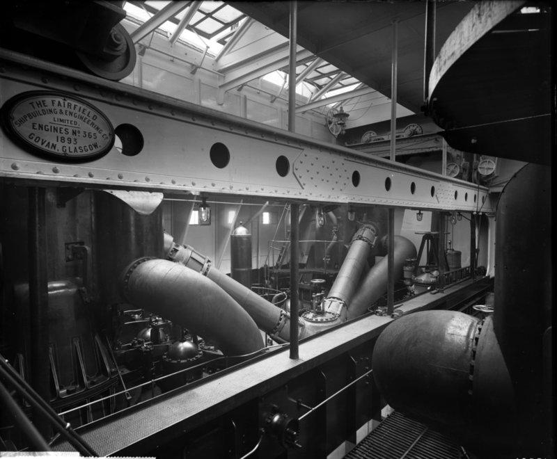 One of the steam engines of the RMS Lucania. A seagoing hot rod