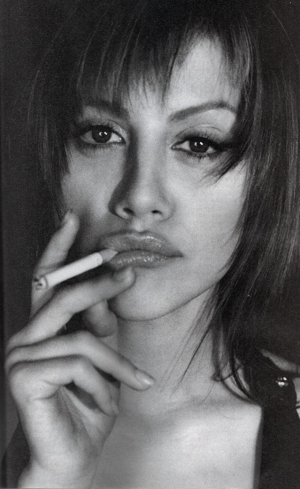 Brittany Murphy : sexysmoking