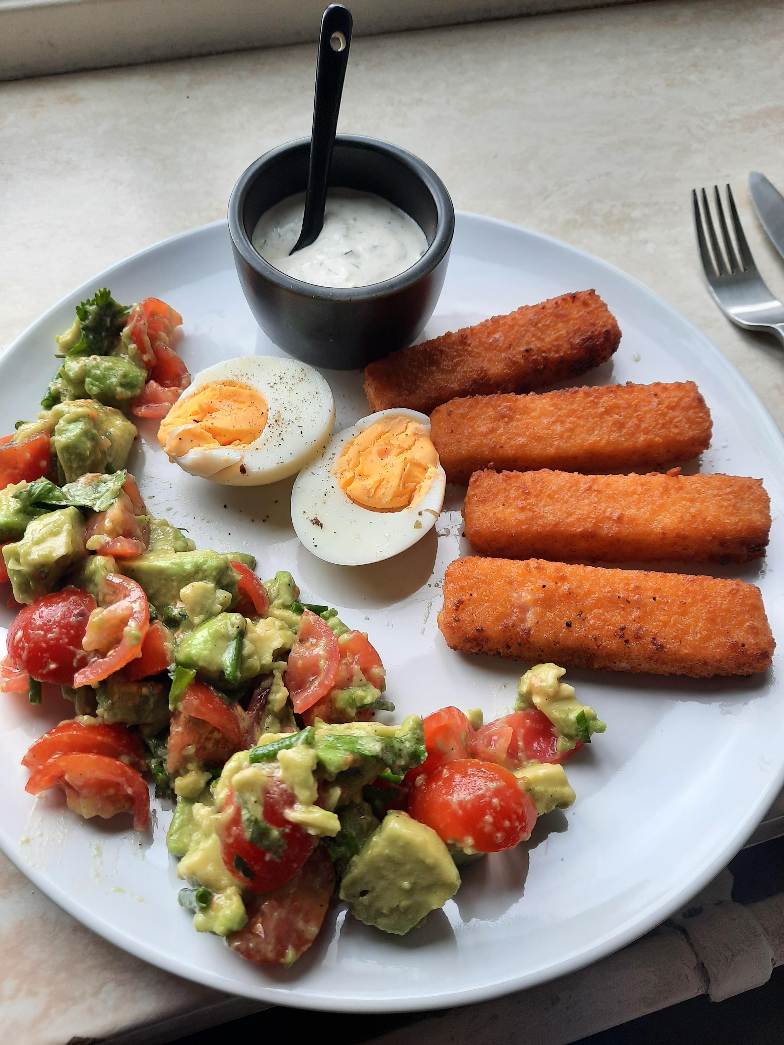 Fish sticks with homemade dip and salad. r/budgetfood