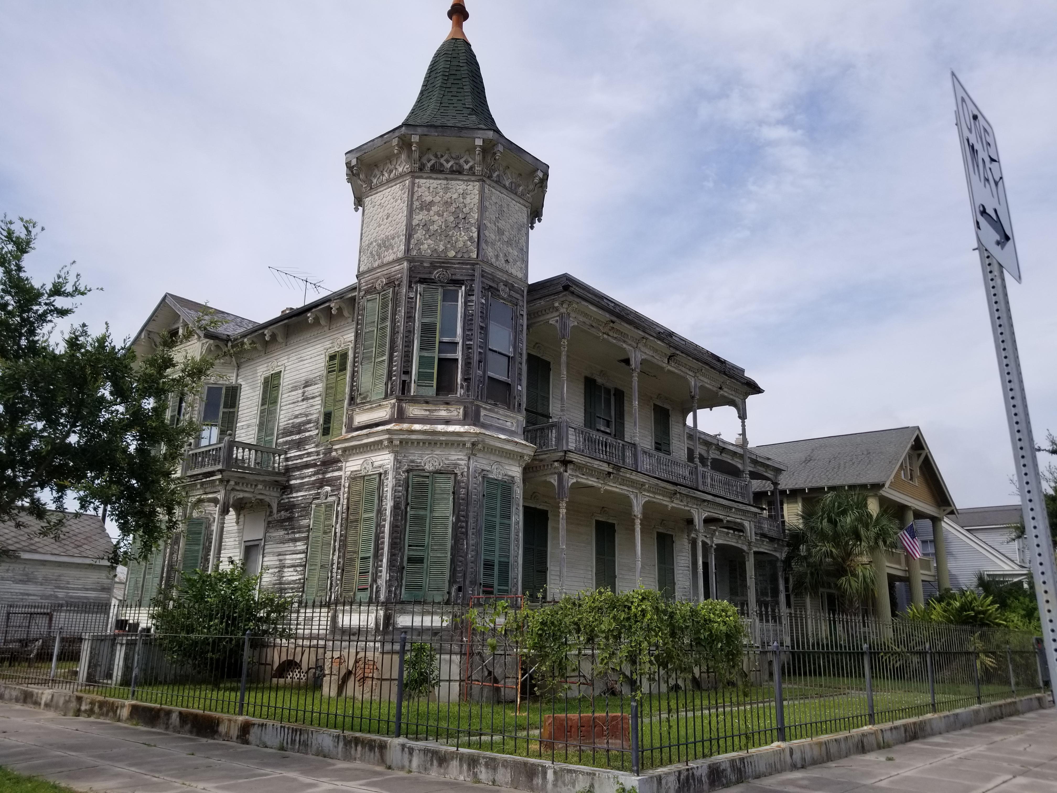 This house on Galveston Island r/AbandonedPorn