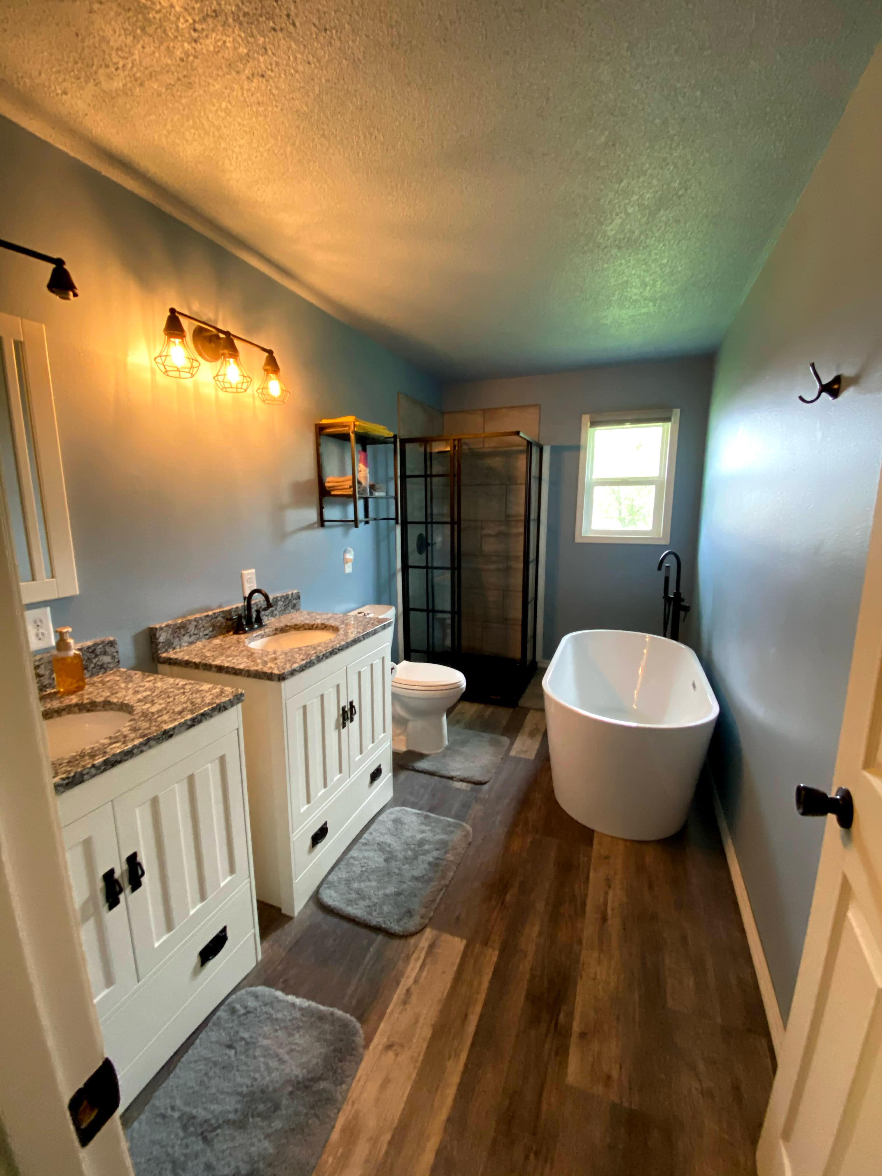 How to decorate my bathroom? r/HomeDecorating