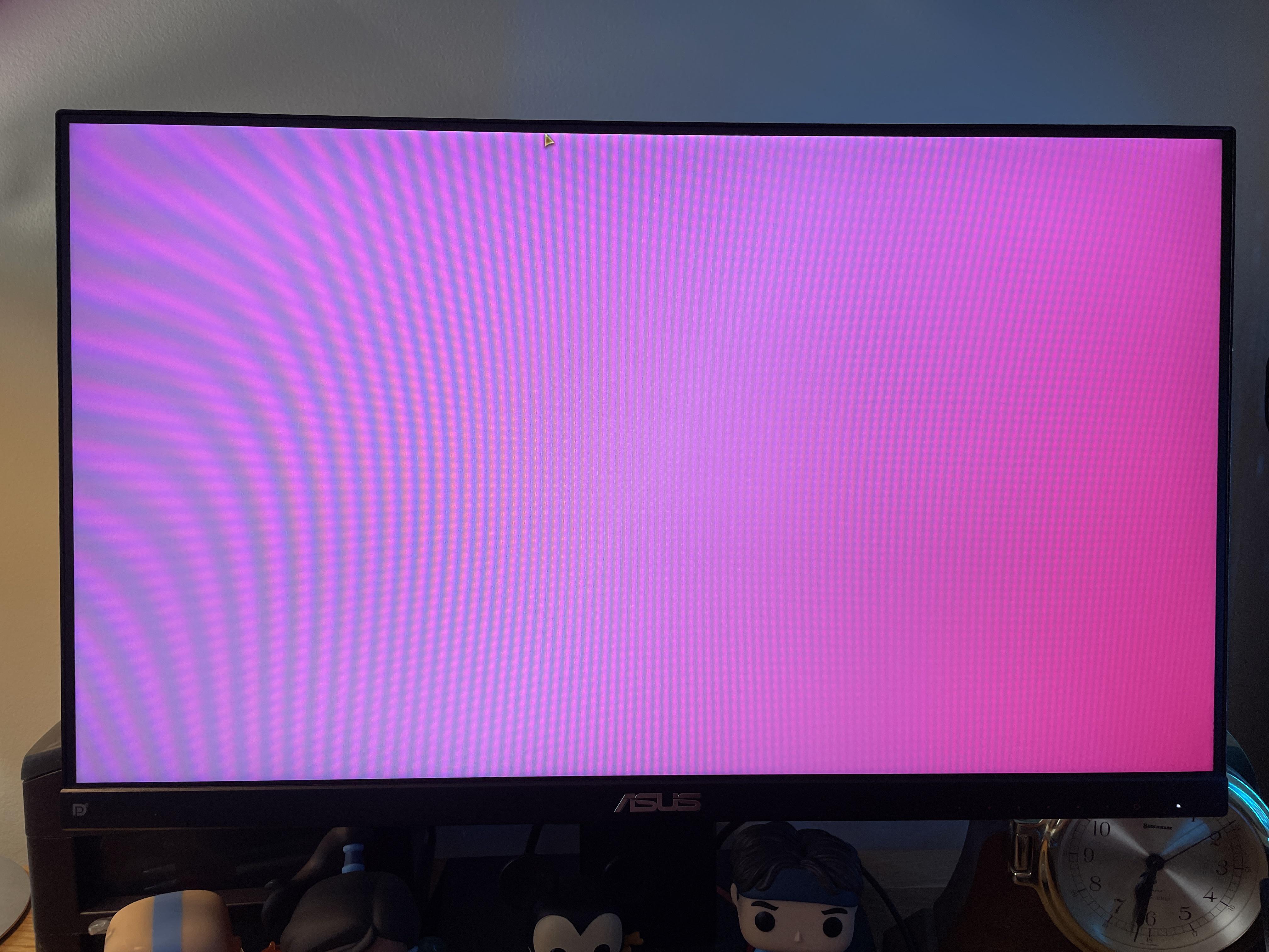 Pink Screen on Character Selection? Help? r/swtor