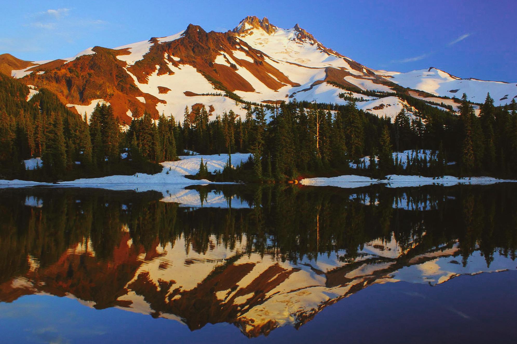 Mt. Jefferson reflected in Scout Lake at sunset (Central Oregon) [OC