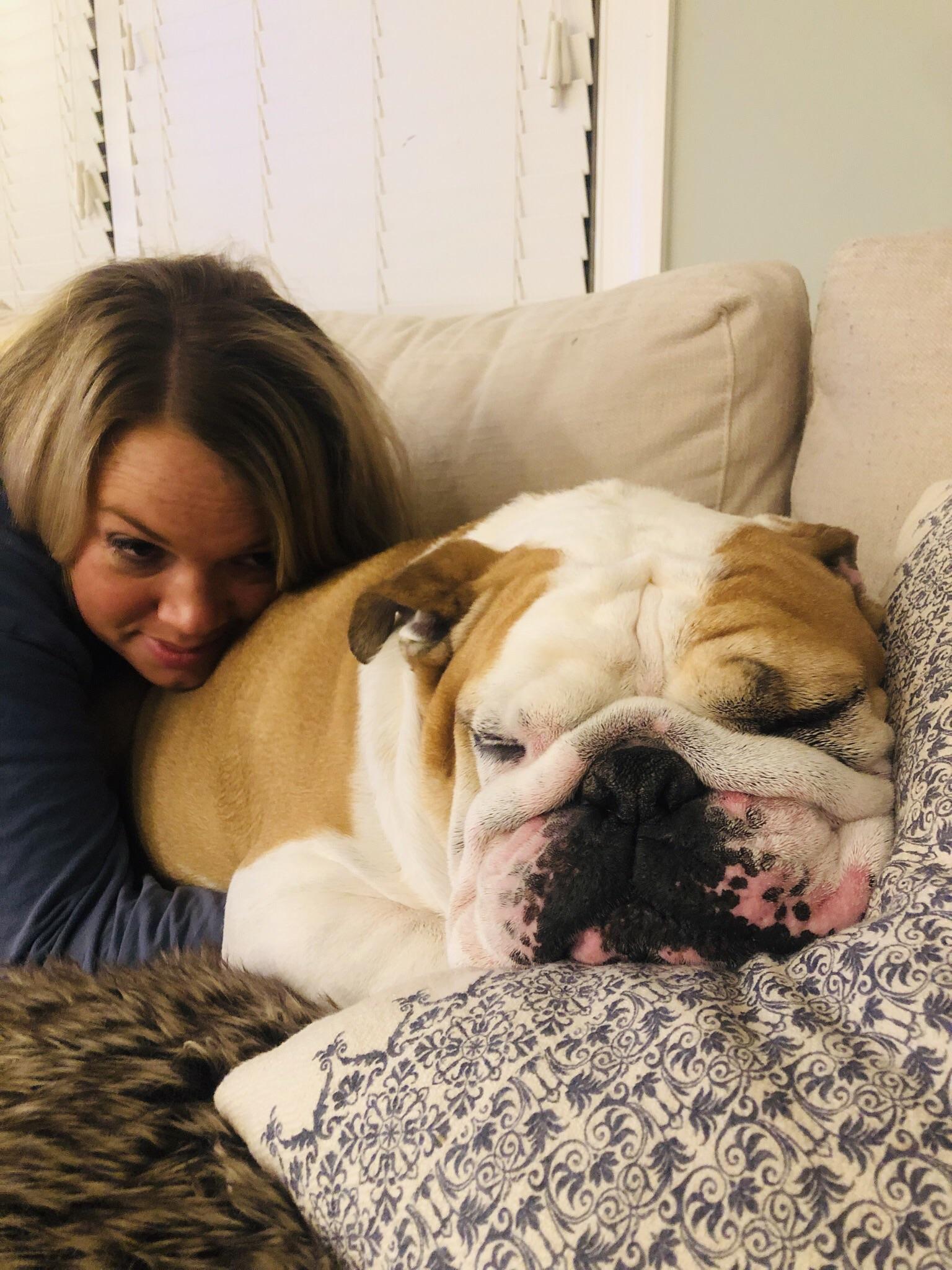 Sleeping with Mom... r/Bulldogs