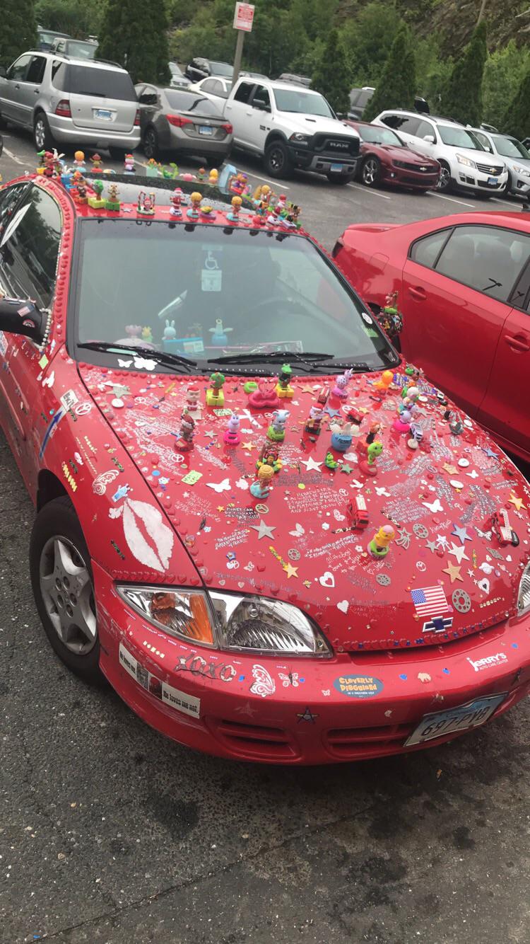 The things you see at the Waterbury DMV r/Connecticut