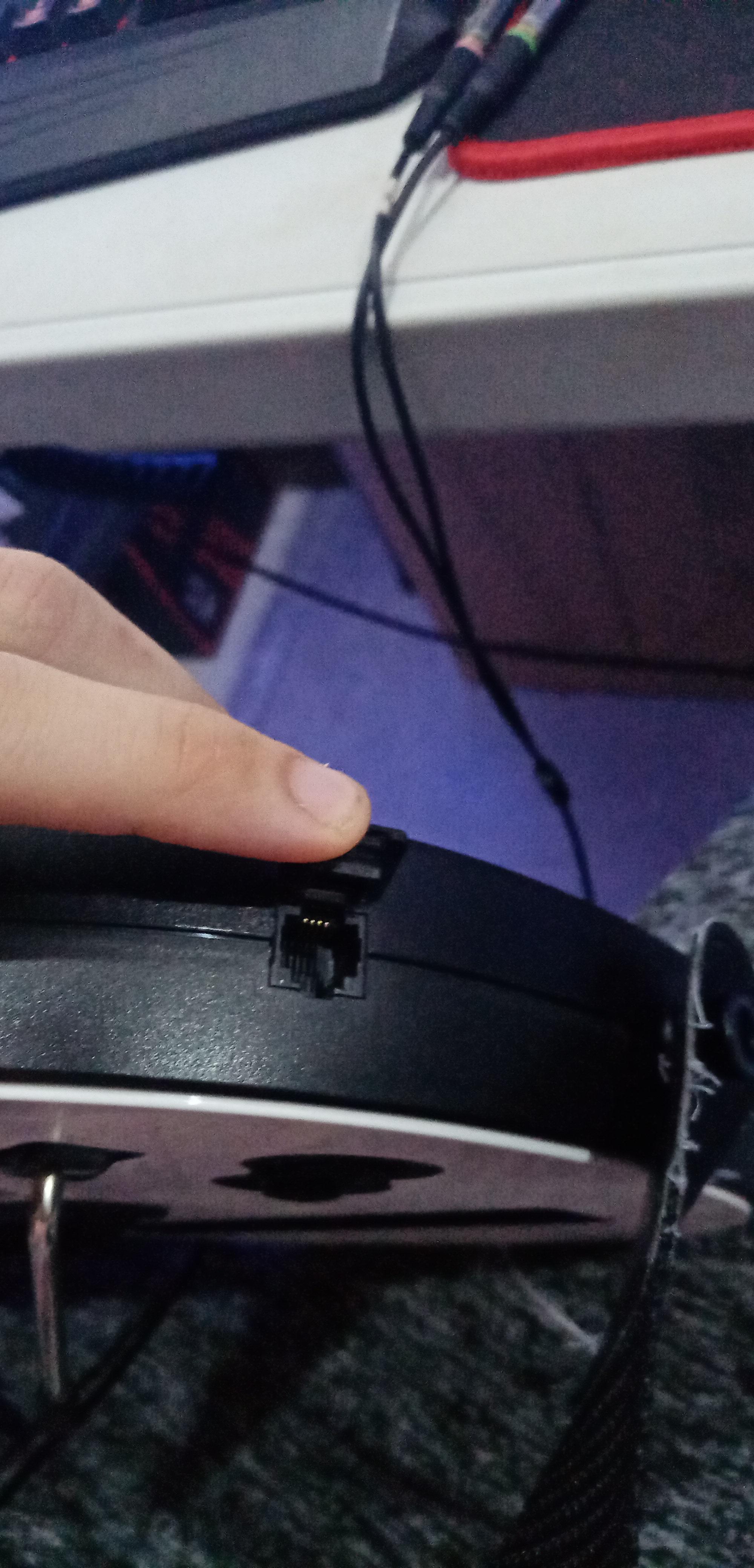 I just noticed this looking like port on my wii Les paul, does