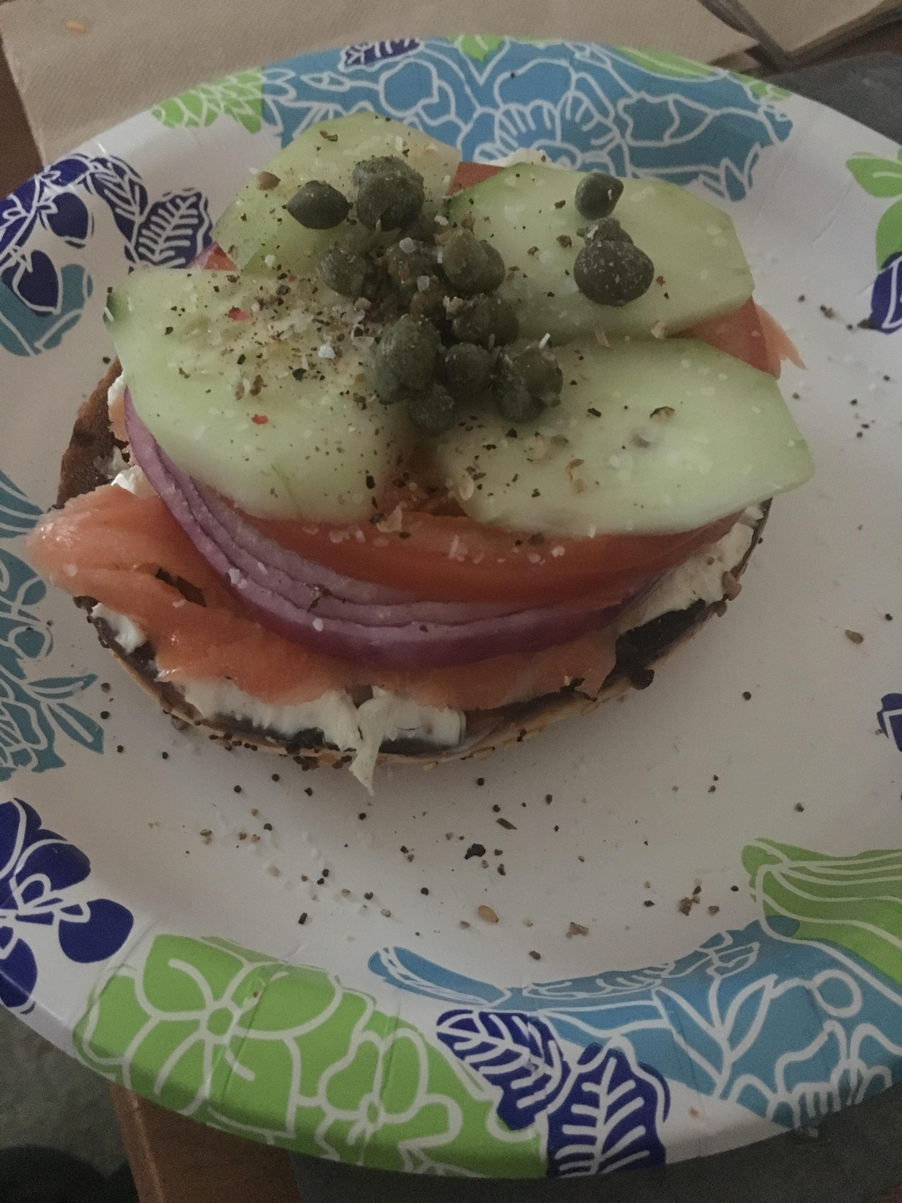 [Homemade] Lox and bagel, with cream cheese, red onion, tomato